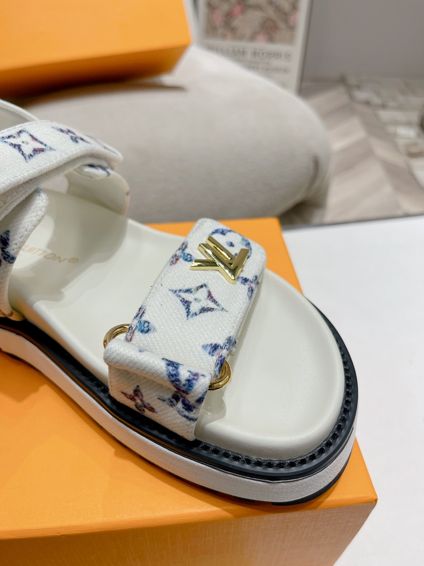 LuxluxHouse Best Quality Women Shoes Louis Vuitton