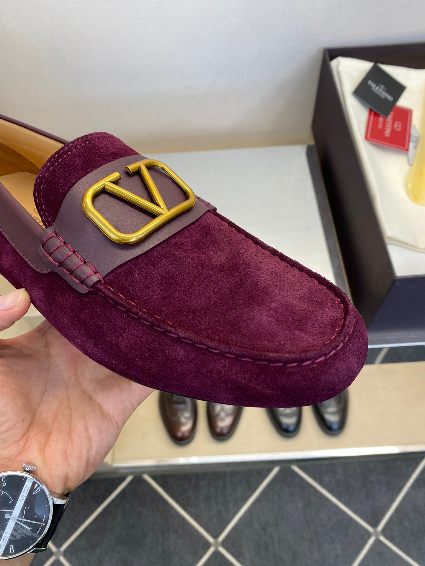 LuxluxHouse Best Quality Shoes Valentino