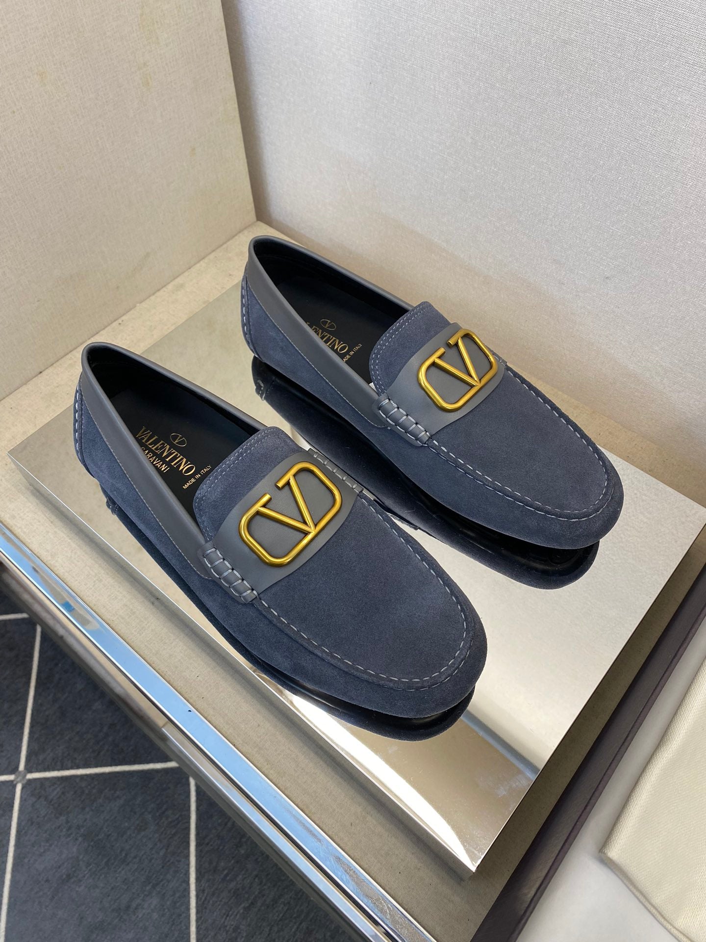 LuxluxHouse Best Quality Shoes Valentino