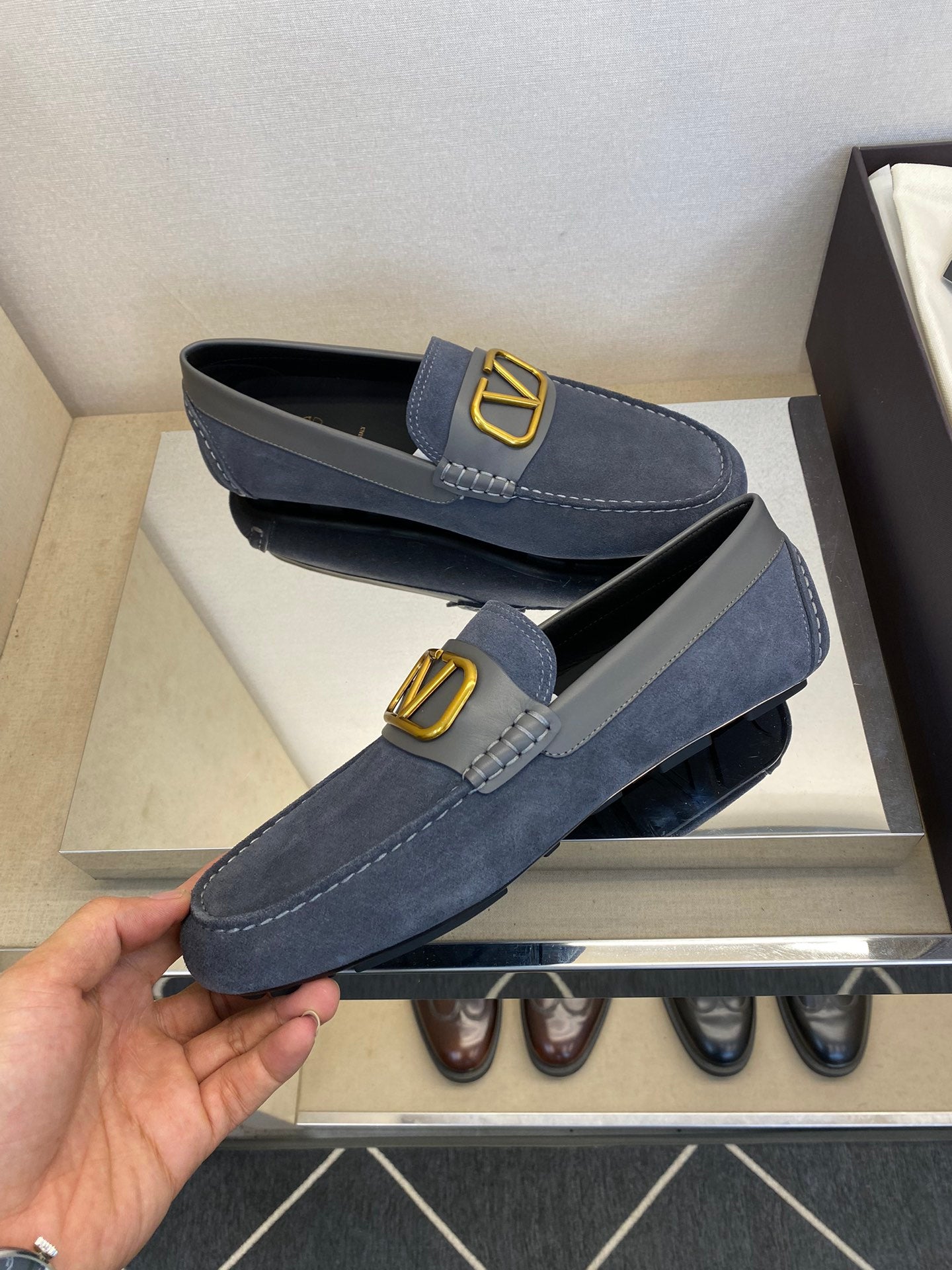 LuxluxHouse Best Quality Shoes Valentino