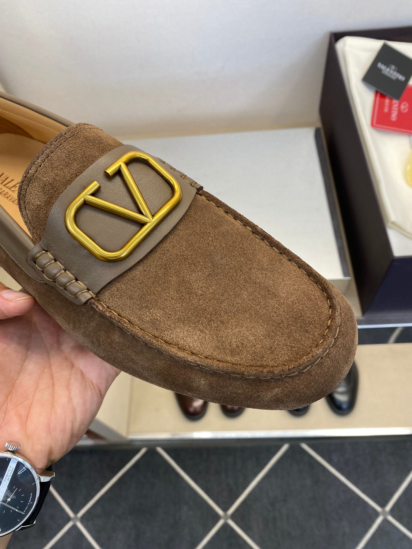 LuxluxHouse Best Quality Shoes Valentino