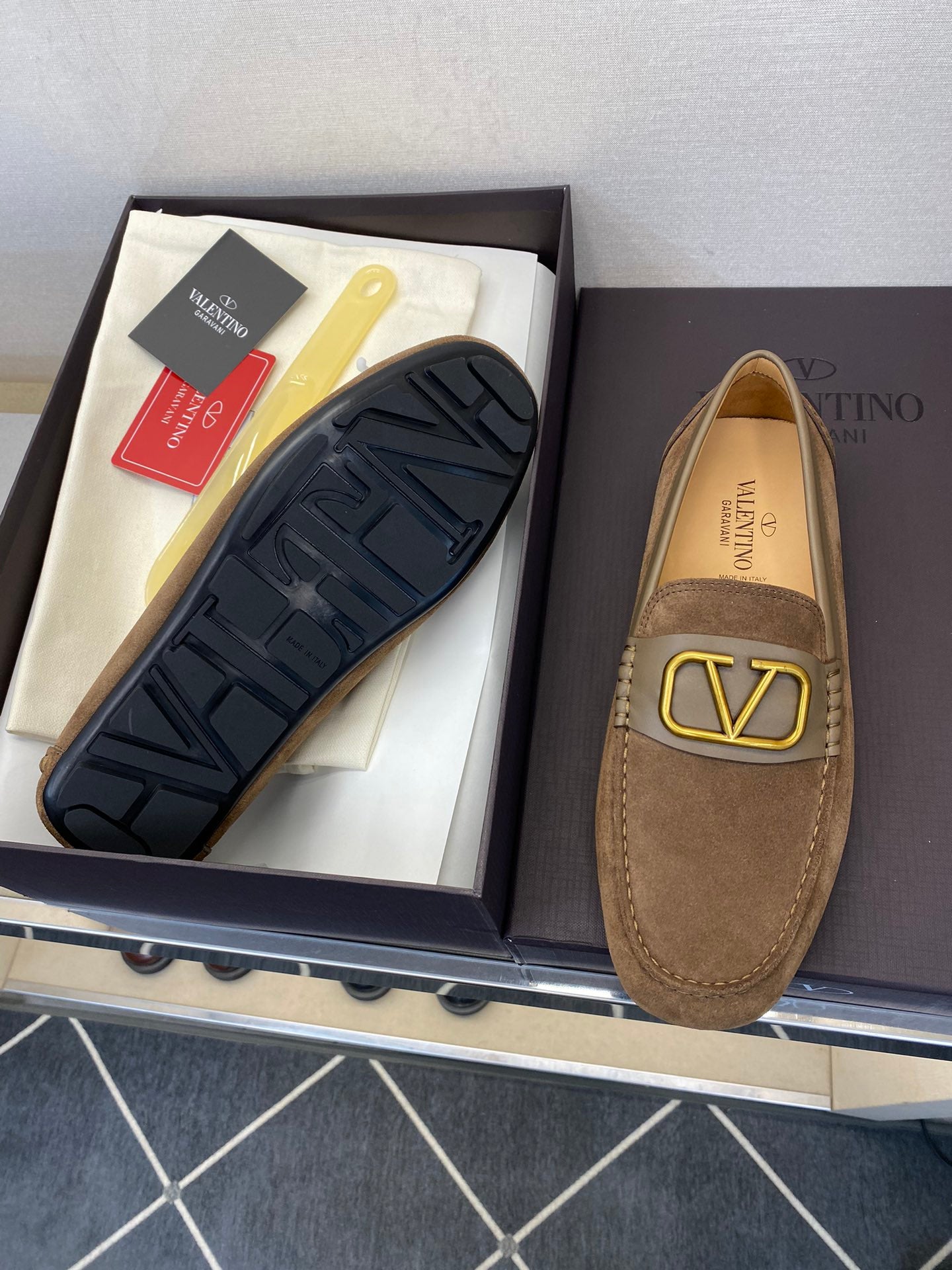 LuxluxHouse Best Quality Shoes Valentino