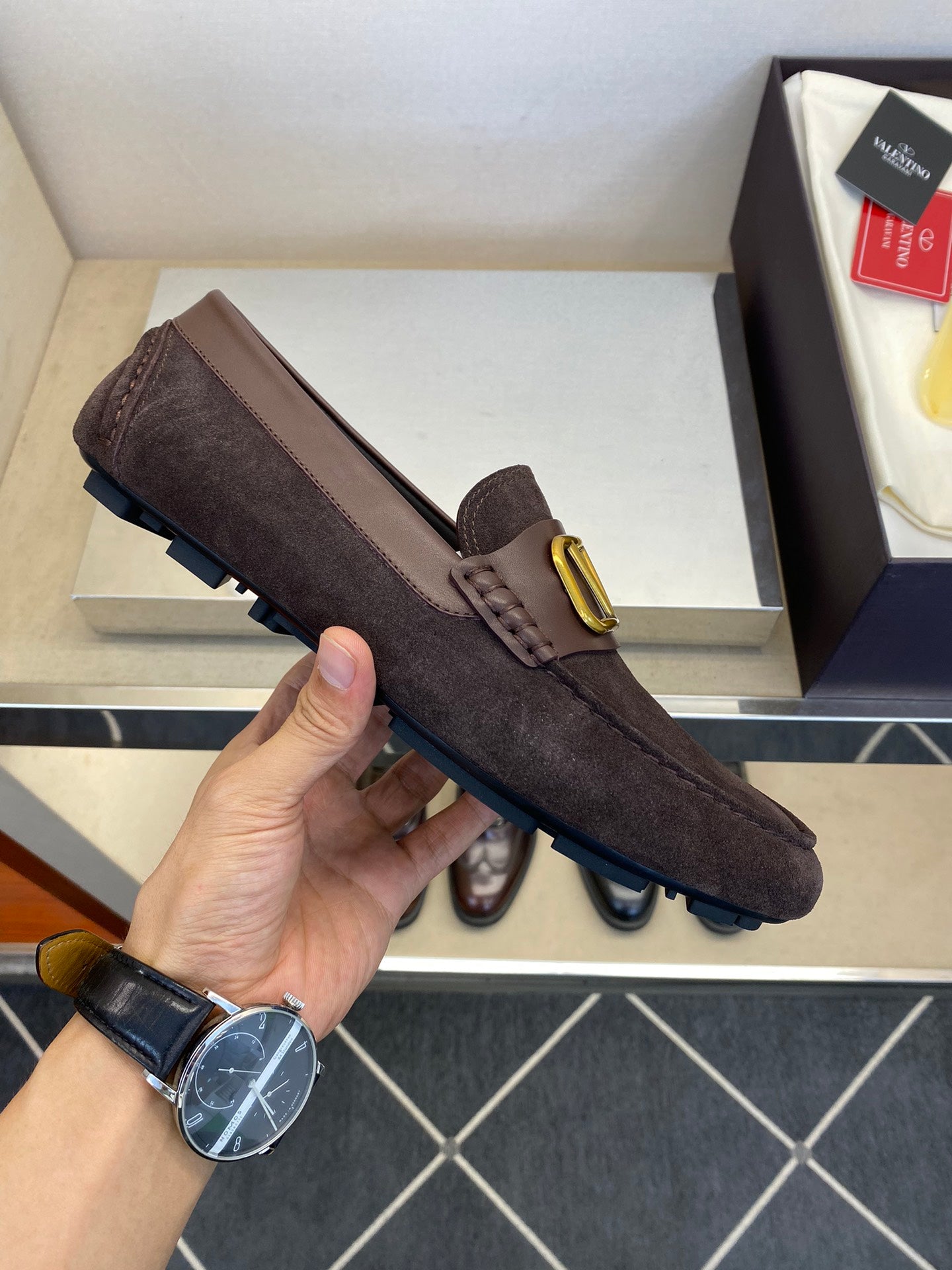 LuxluxHouse Best Quality Shoes Valentino