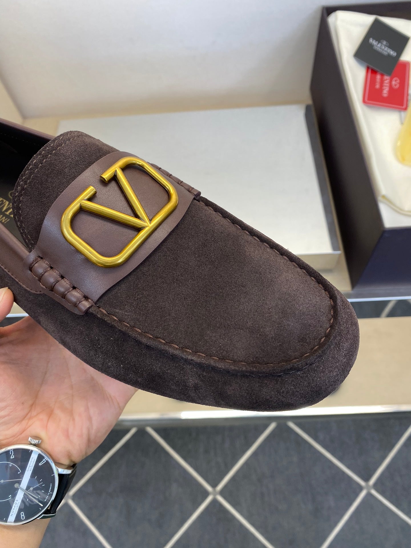 LuxluxHouse Best Quality Shoes Valentino