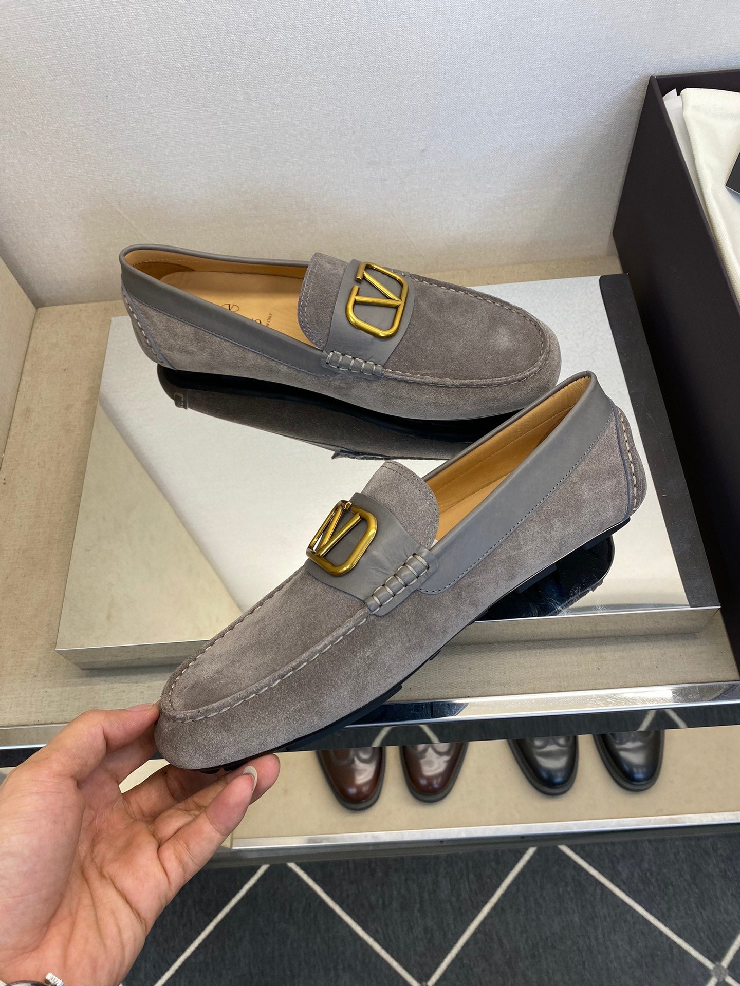 LuxluxHouse Best Quality Shoes Valentino