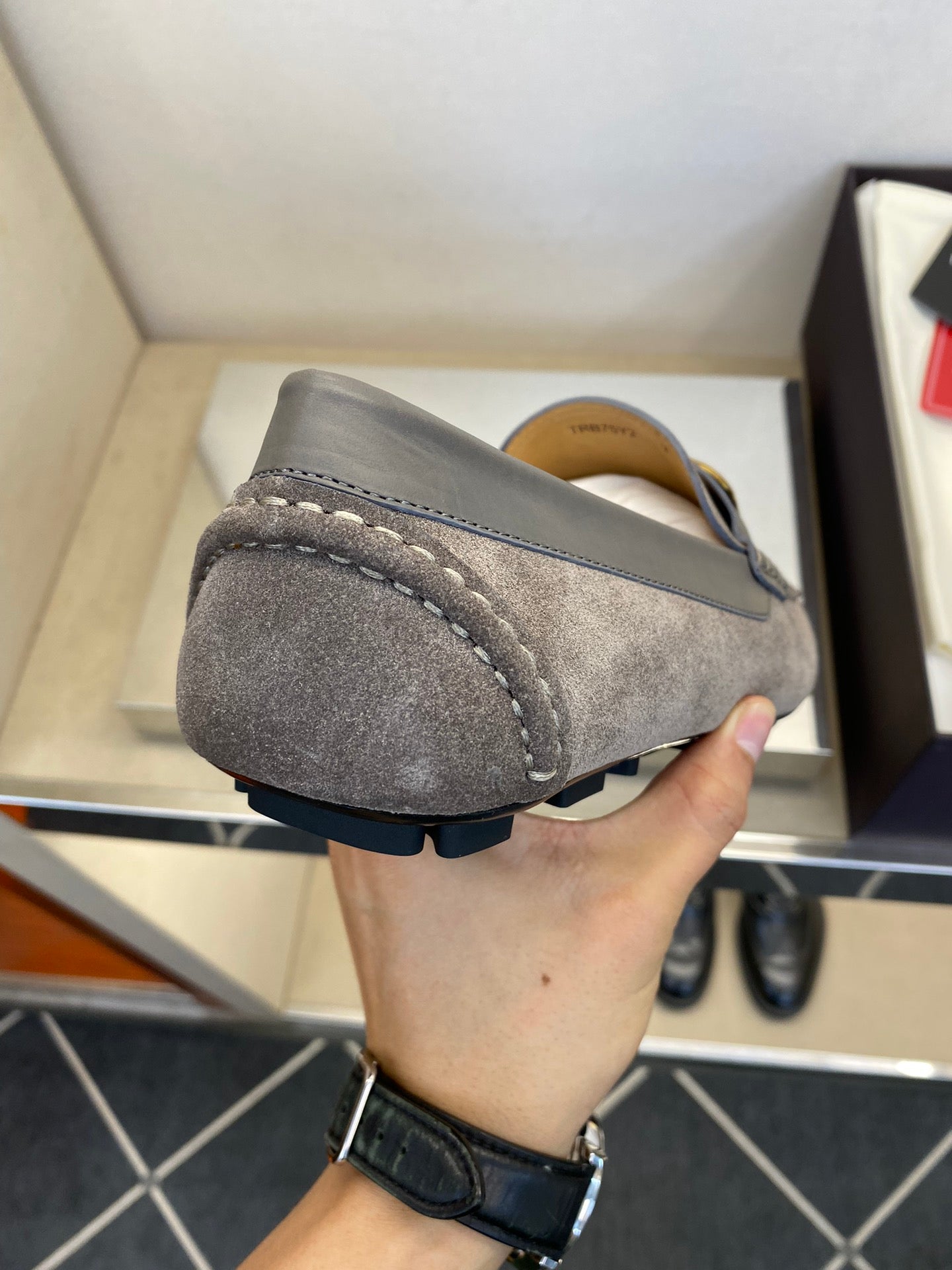 LuxluxHouse Best Quality Shoes Valentino