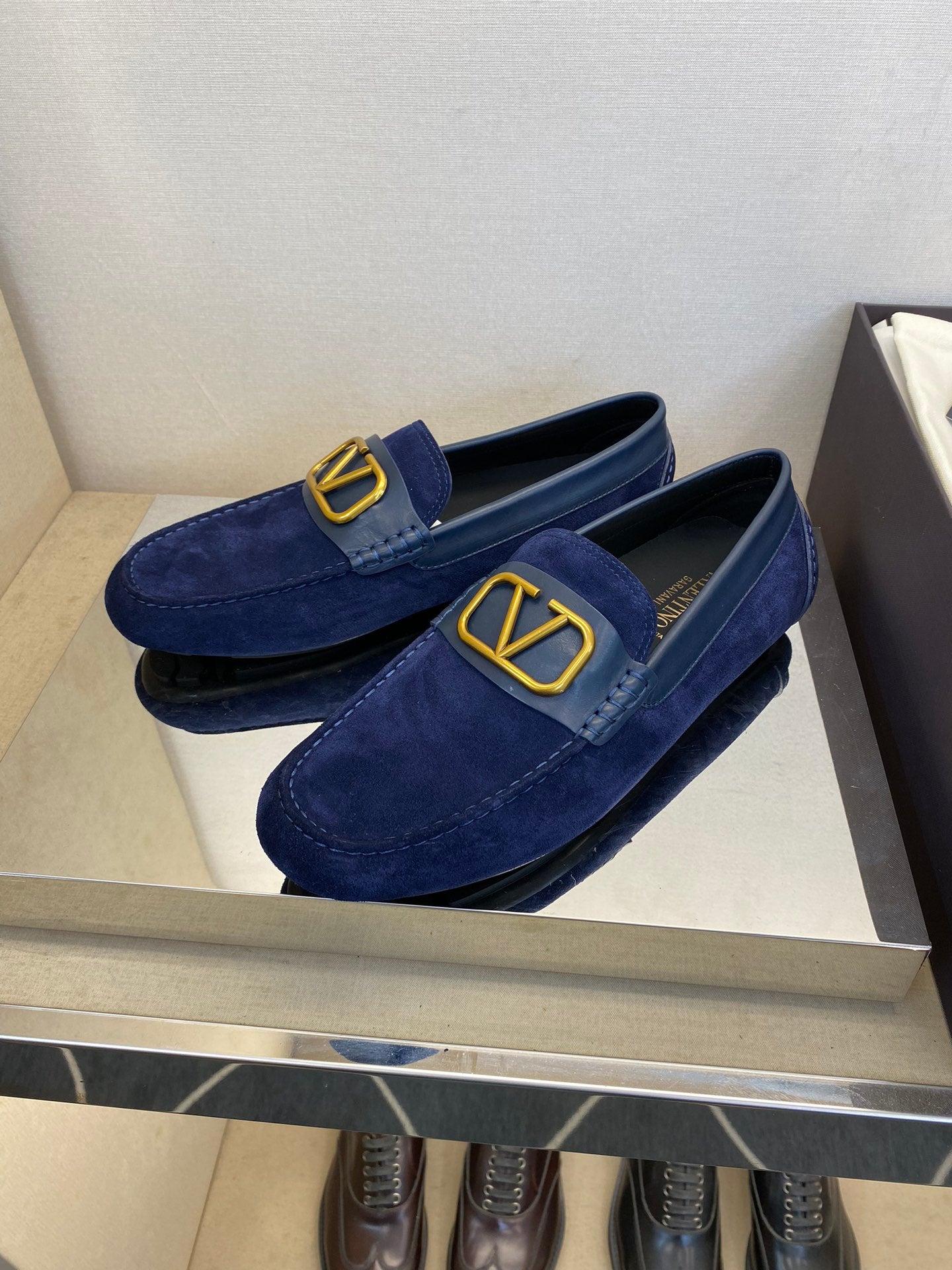 LuxluxHouse Best Quality Shoes Valentino