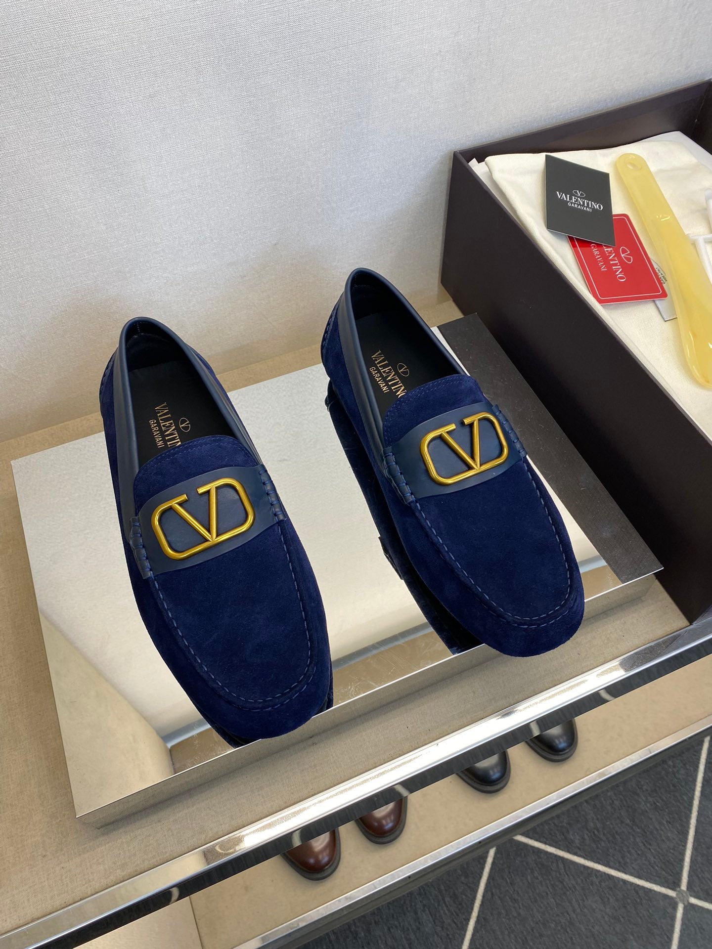 LuxluxHouse Best Quality Shoes Valentino