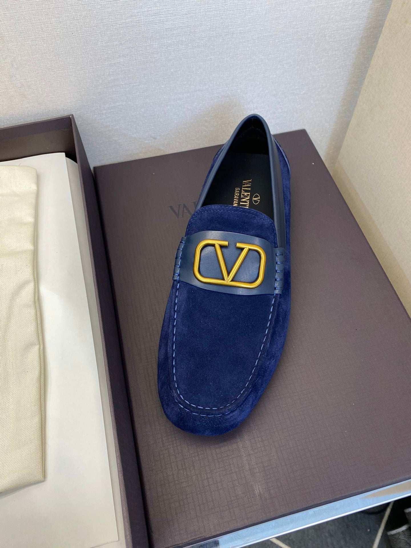 LuxluxHouse Best Quality Shoes Valentino