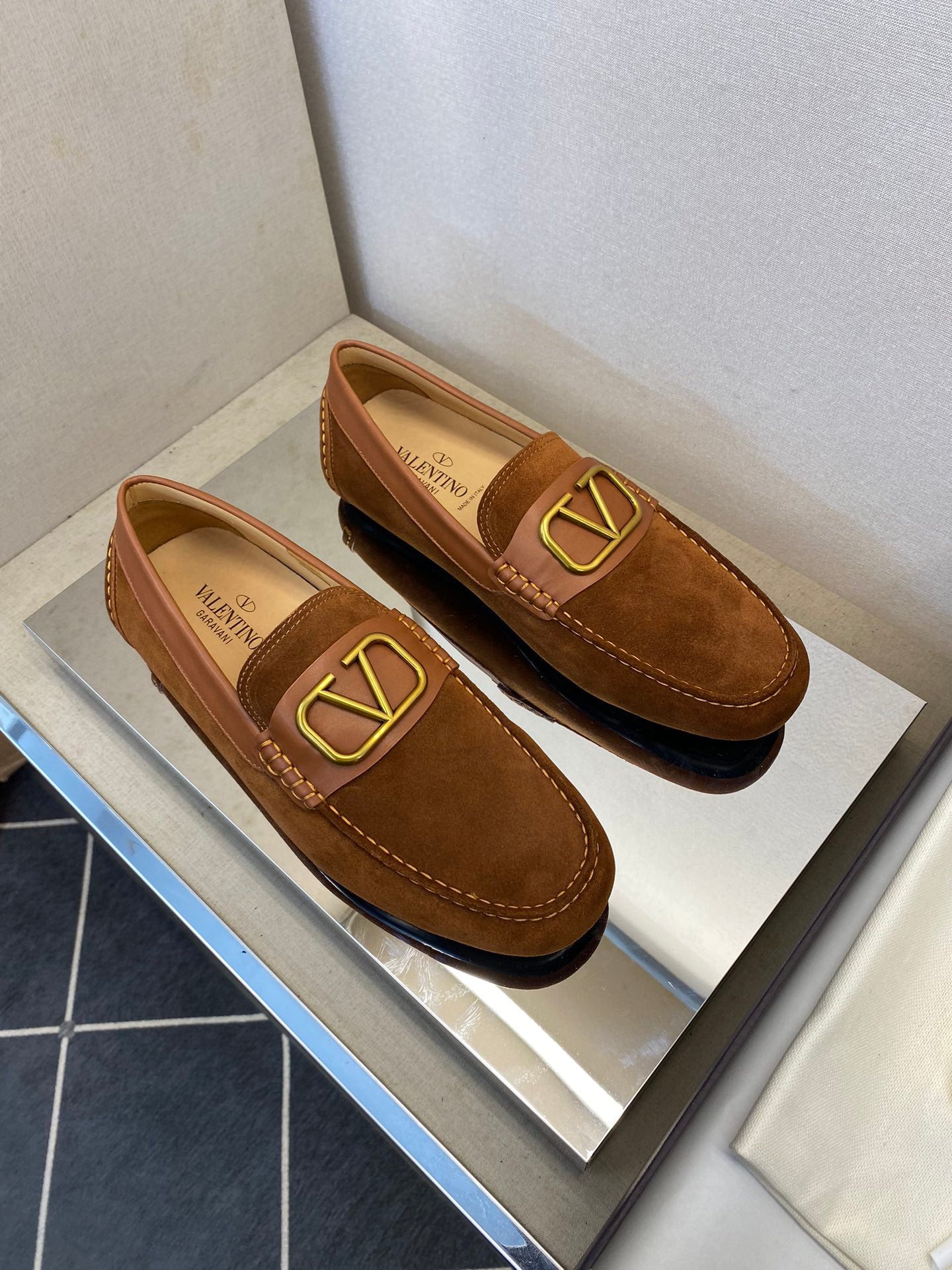 LuxluxHouse Best Quality Shoes Valentino