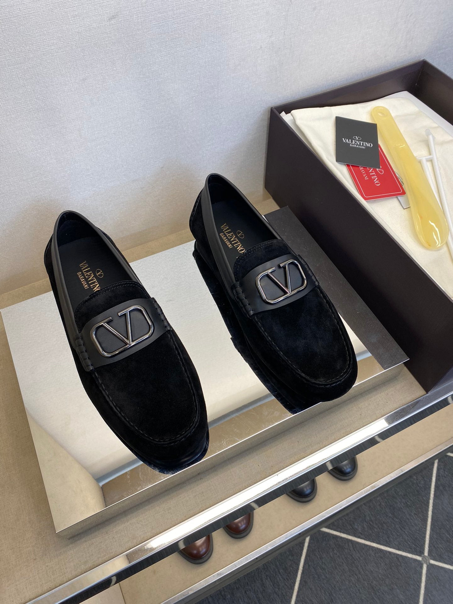 LuxluxHouse Best Quality Shoes Valentino