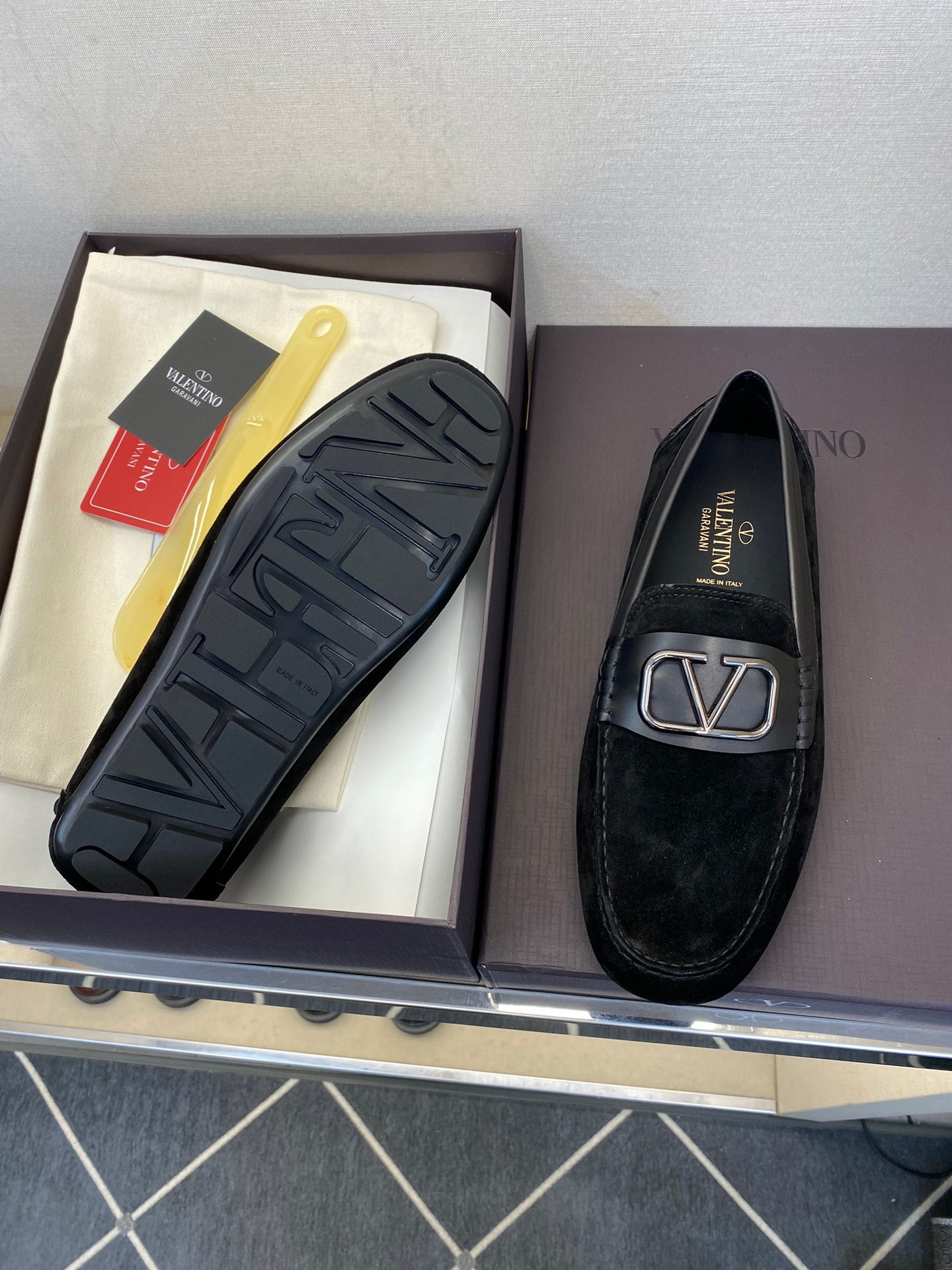 LuxluxHouse Best Quality Shoes Valentino