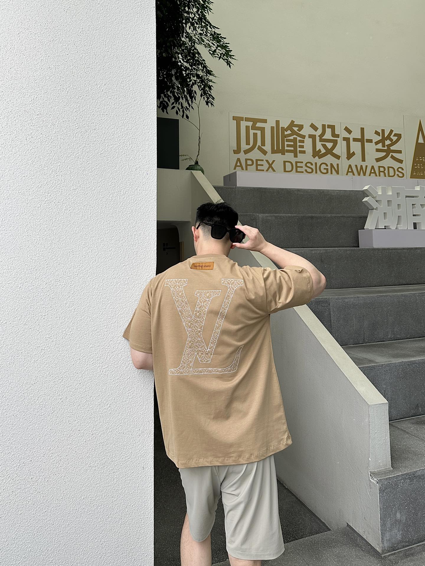 LuxluxHouse Best Quality Clothes T-shirt Louis Vuitton