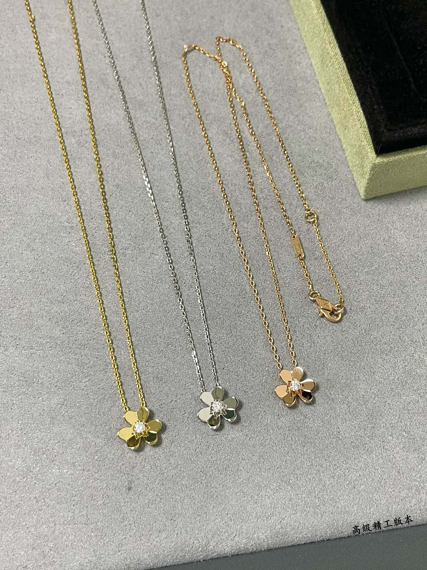 LuxluxHouse Best Quality Accessories Van Cleef & Arpels