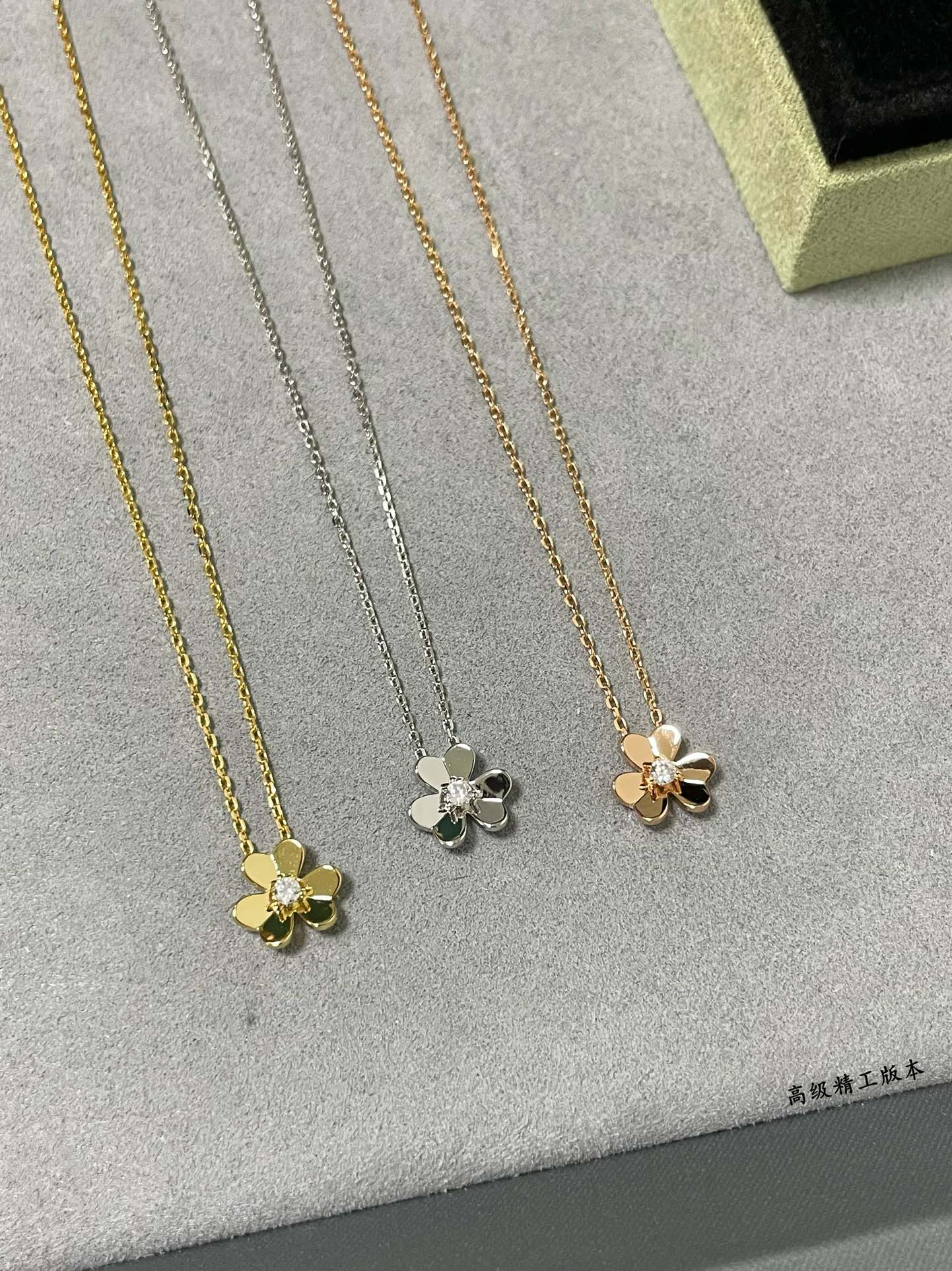 LuxluxHouse Best Quality Accessories Van Cleef & Arpels
