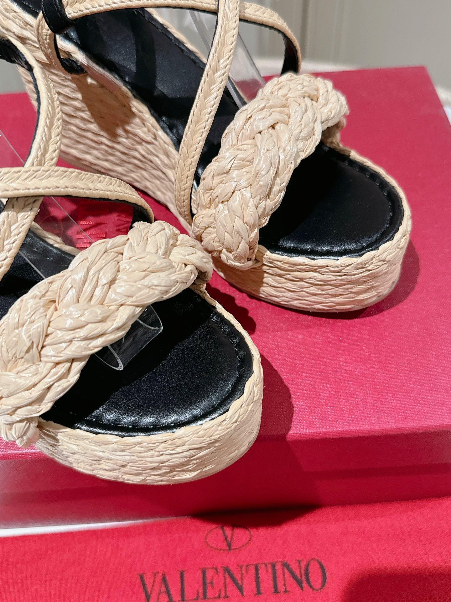 LuxluxHouse Best Quality Valentino Women Shoes