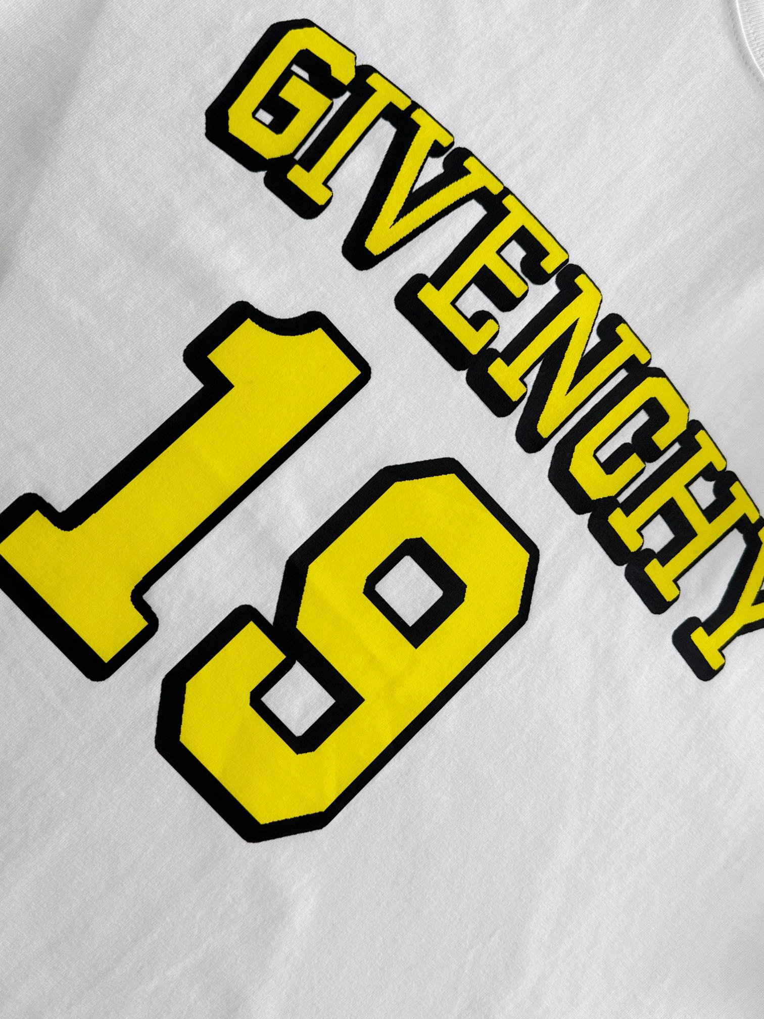 LuxluxHouse Best Quality Clothes Givenchy T-shirt