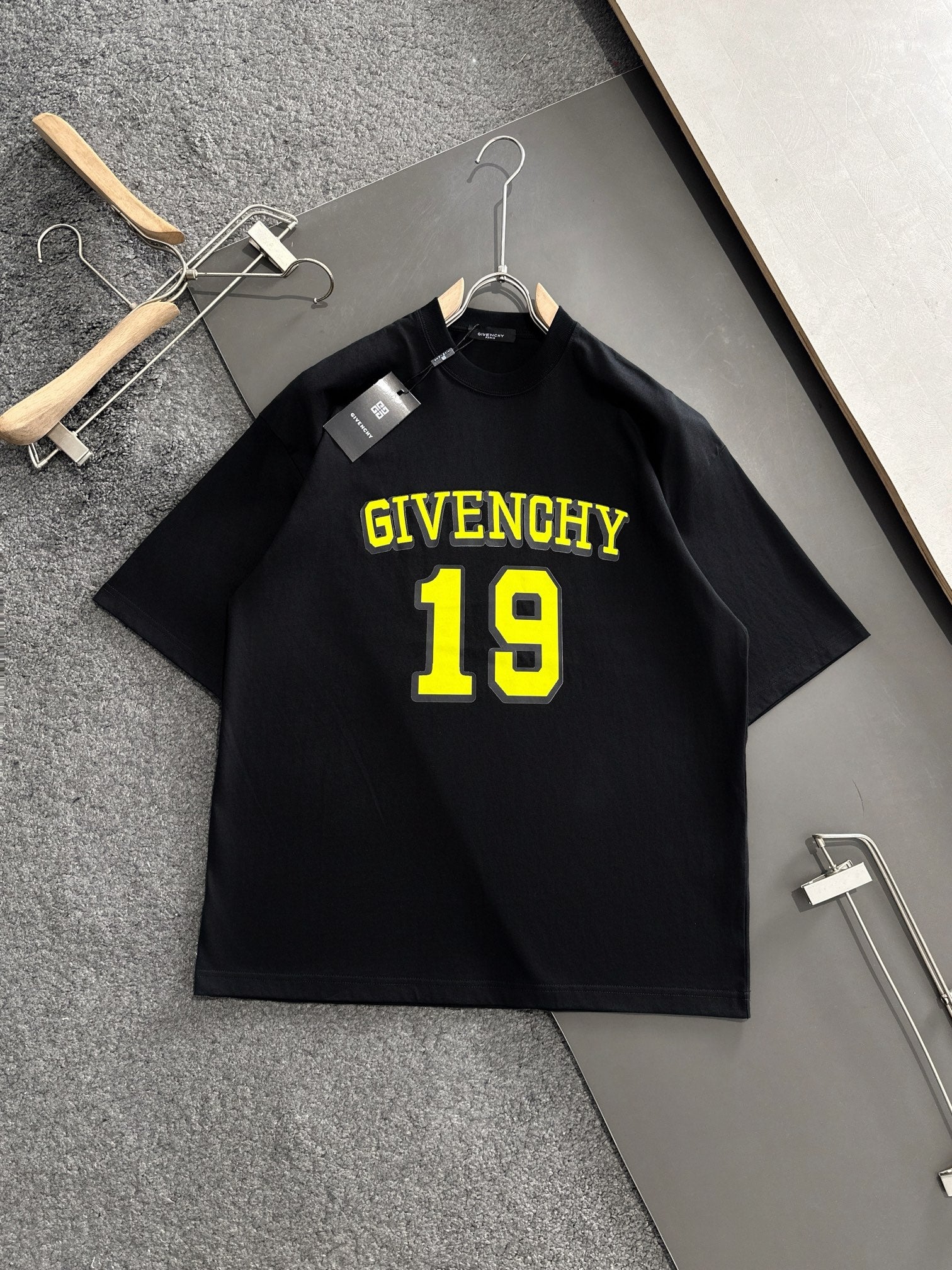 LuxluxHouse Best Quality Clothes Givenchy T-shirt