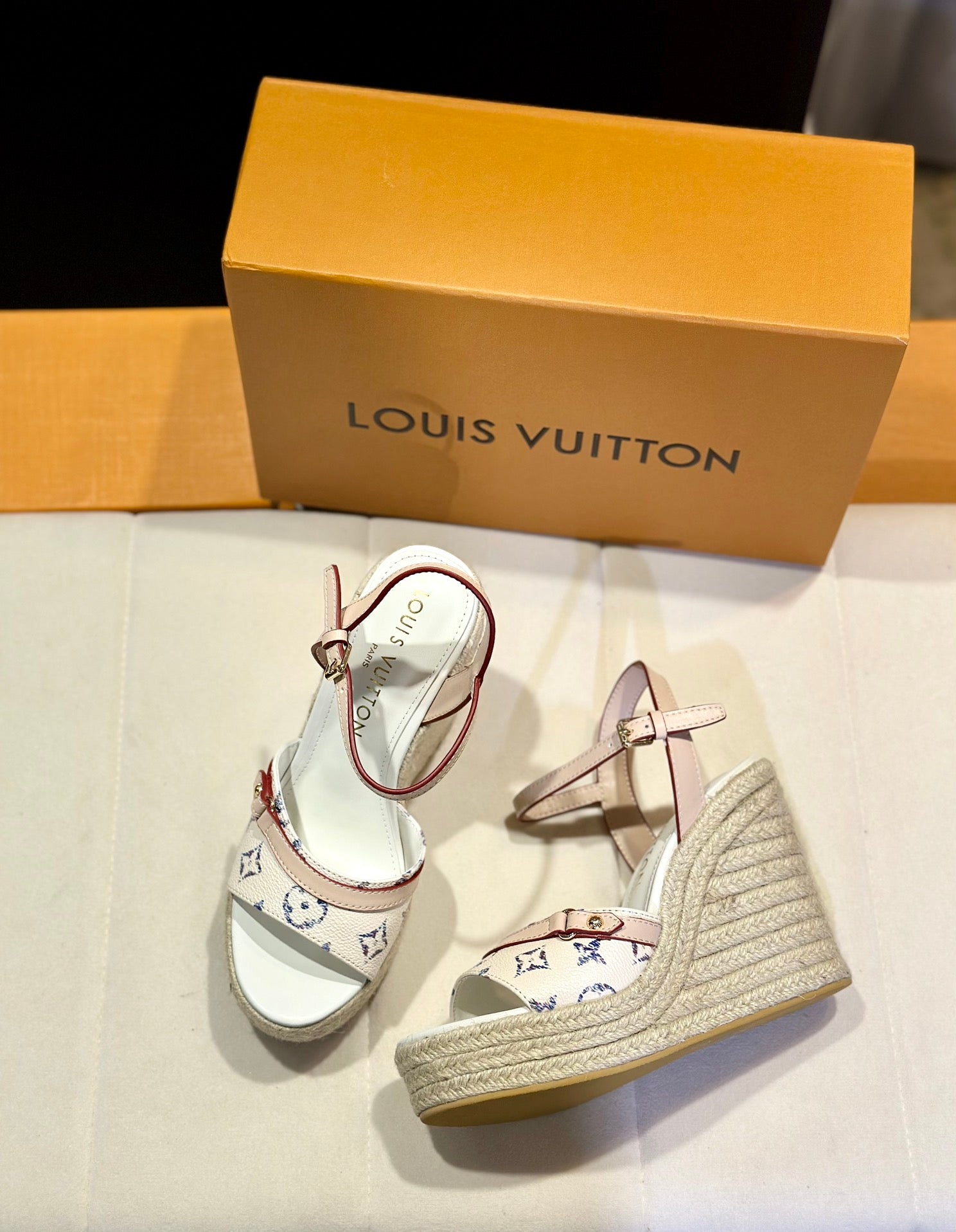 LuxluxHouse Best Quality Women Shoes Louis Vuitton