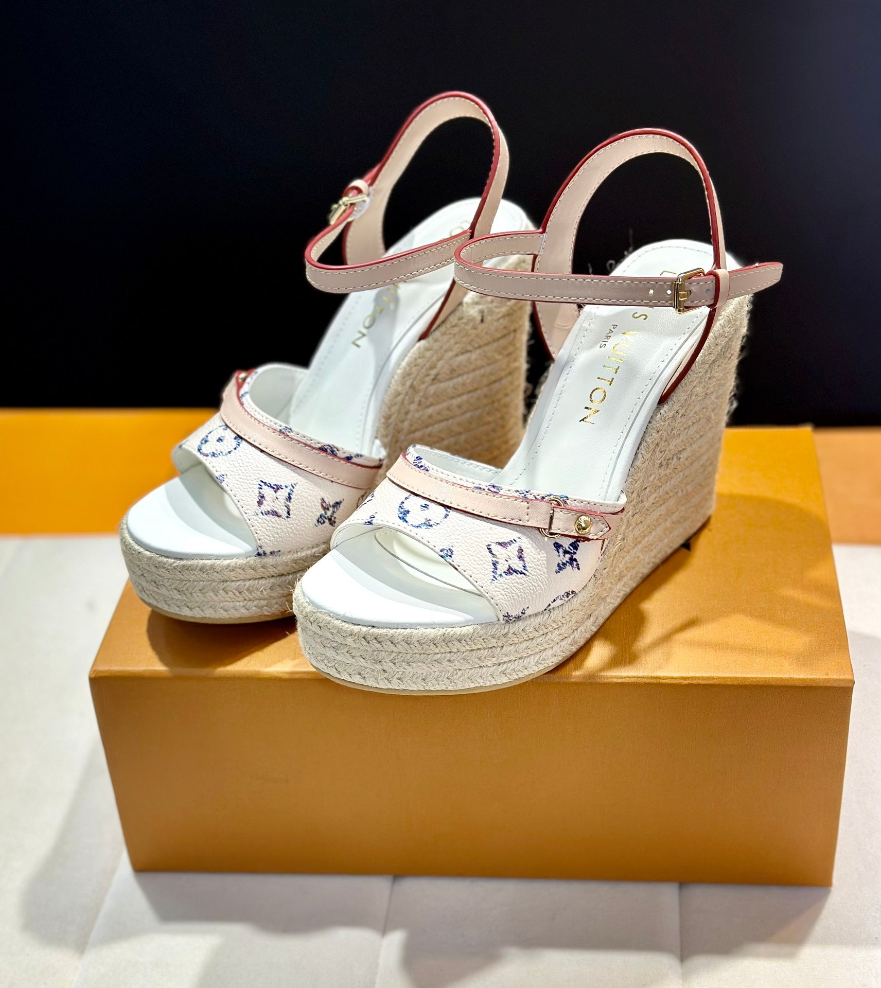 LuxluxHouse Best Quality Women Shoes Louis Vuitton
