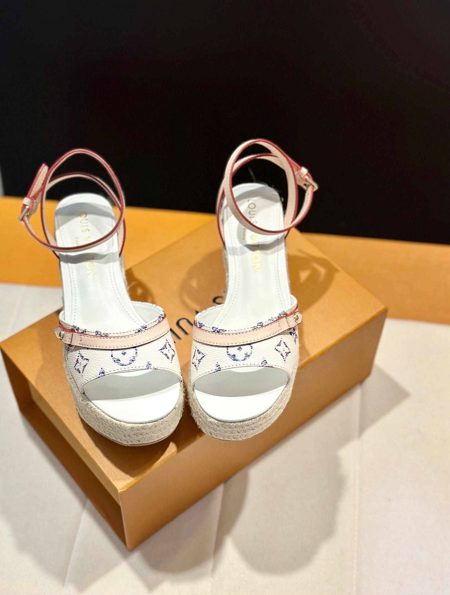 LuxluxHouse Best Quality Women Shoes Louis Vuitton