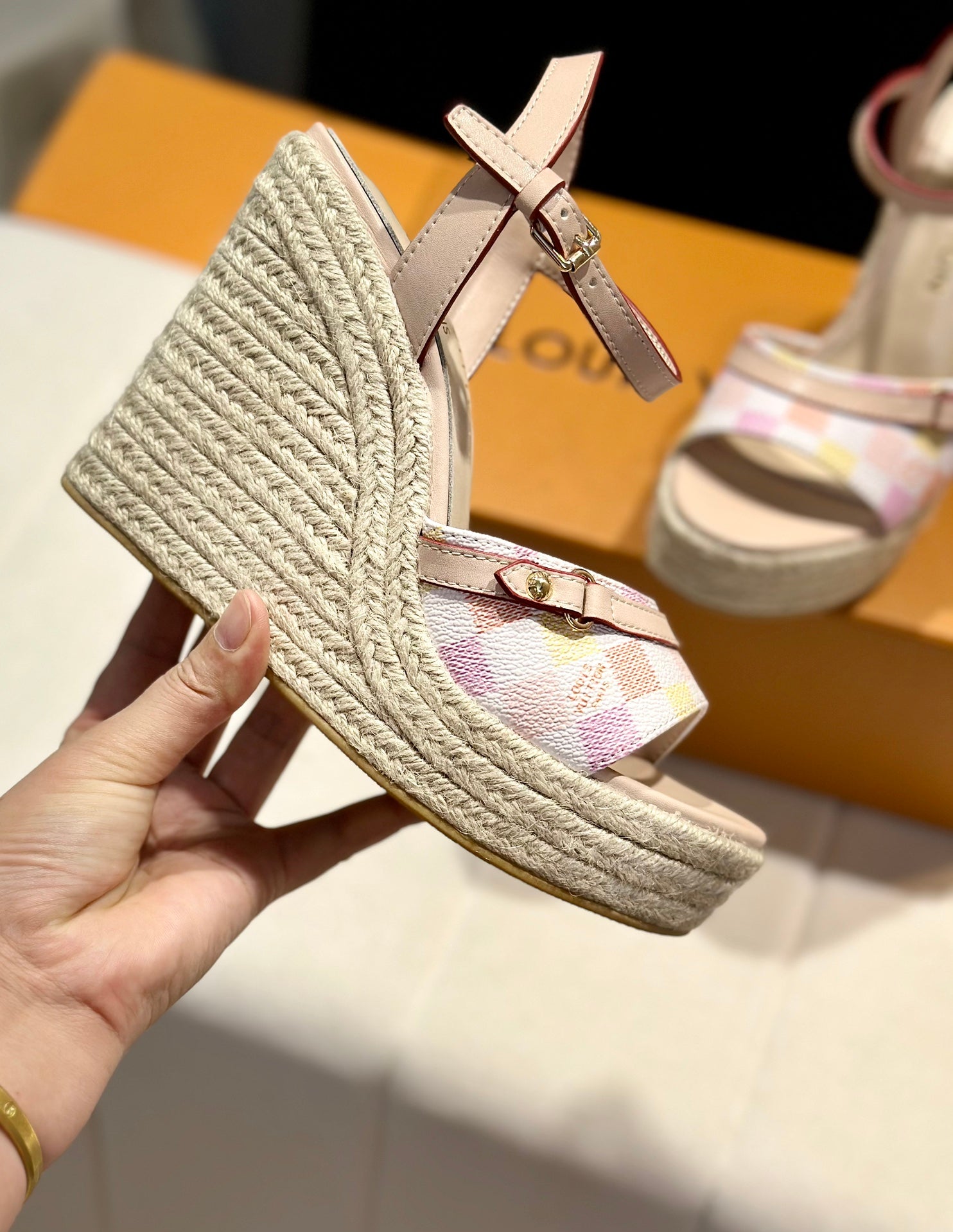 LuxluxHouse Best Quality Women Shoes Louis Vuitton
