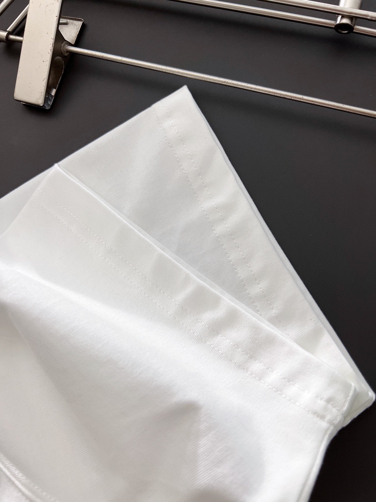 LuxluxHouse Best Quality Clothes T-shirt Loewe