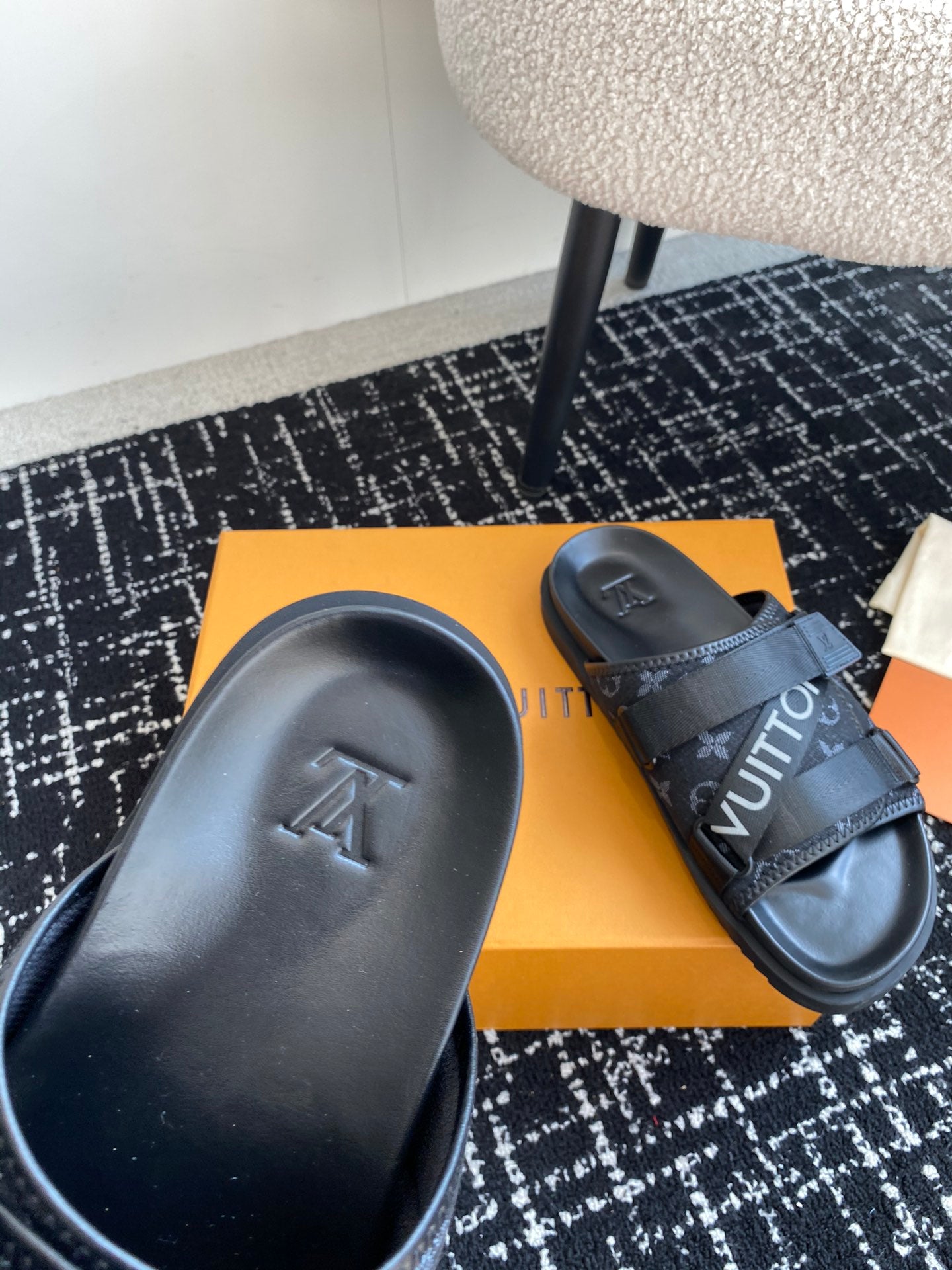 LuxluxHouse Best Quality Sandals Louis Vuitton