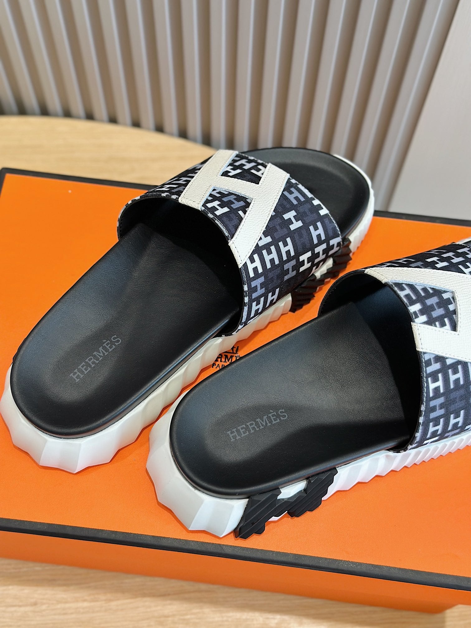 LuxluxHouse Best Quality Sandals Hermes