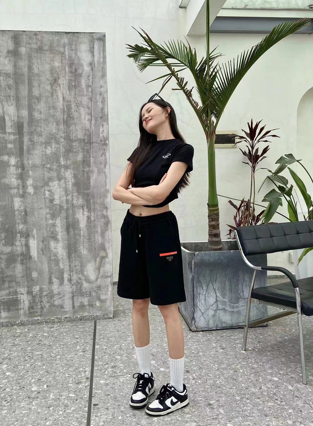 LuxluxHouse Best Quality Clothes Pants Prada