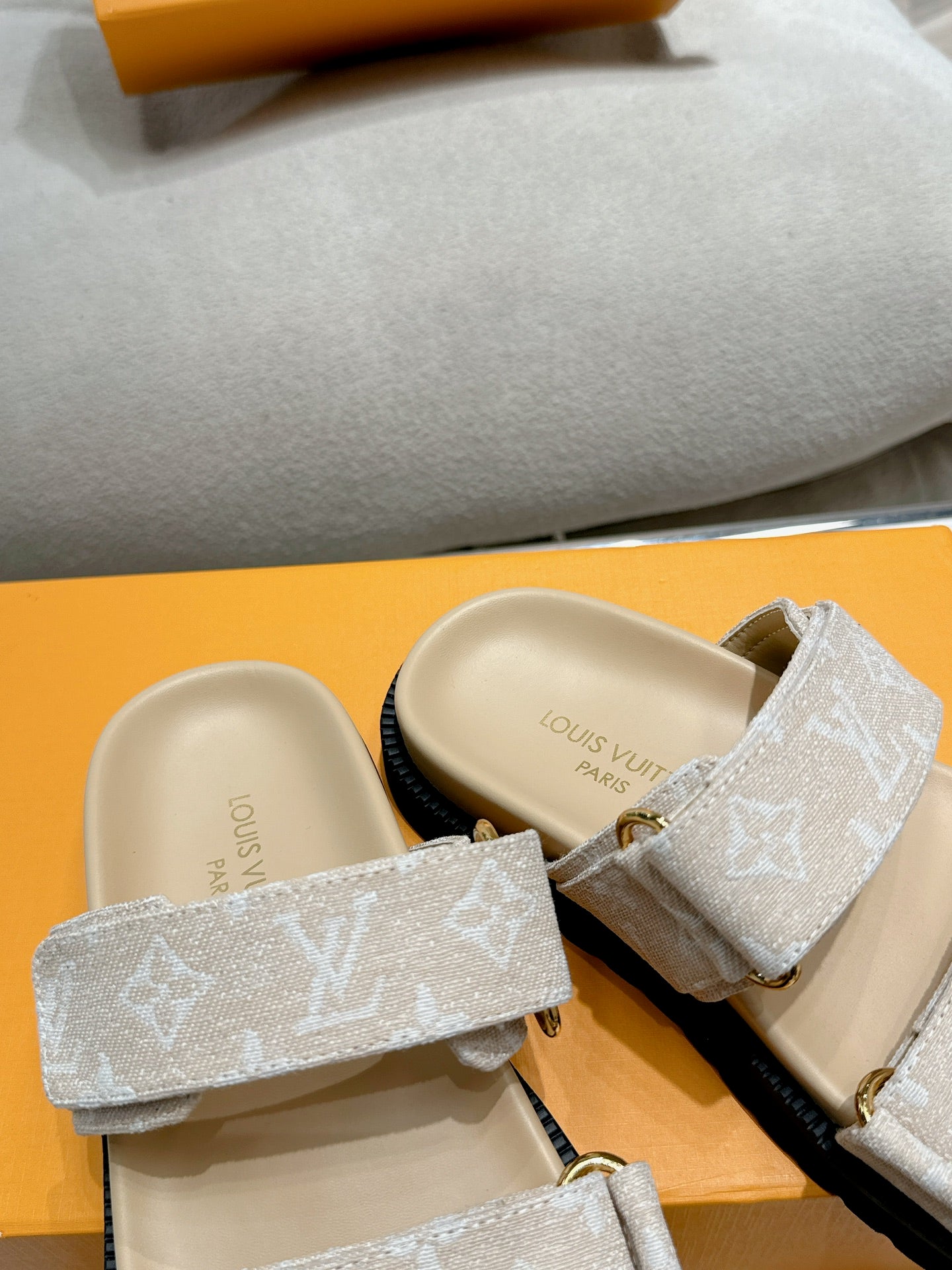 LuxluxHouse Best Quality Women Shoes Louis Vuitton