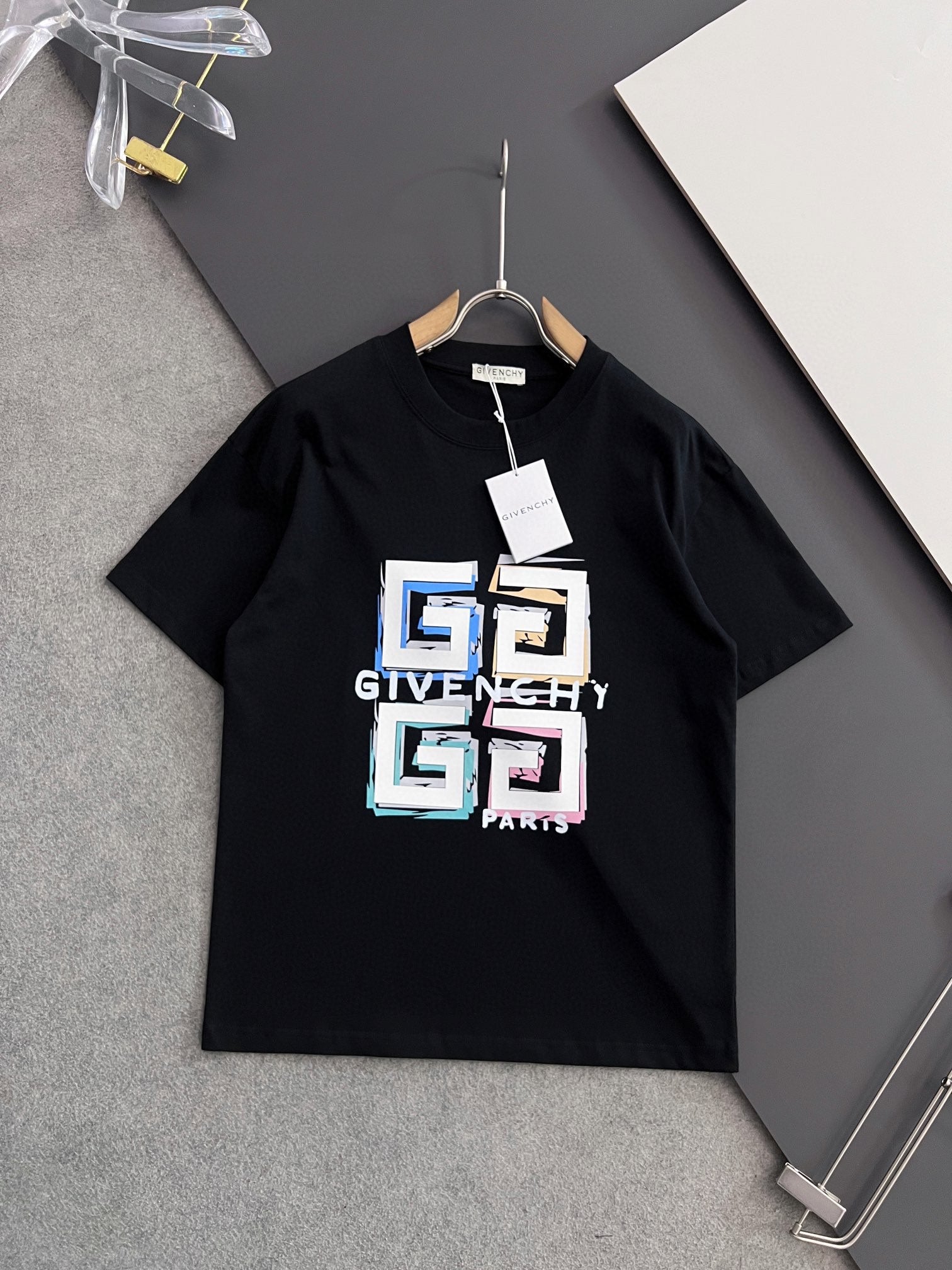 LuxluxHouse Best Quality Clothes Givenchy T-shirt