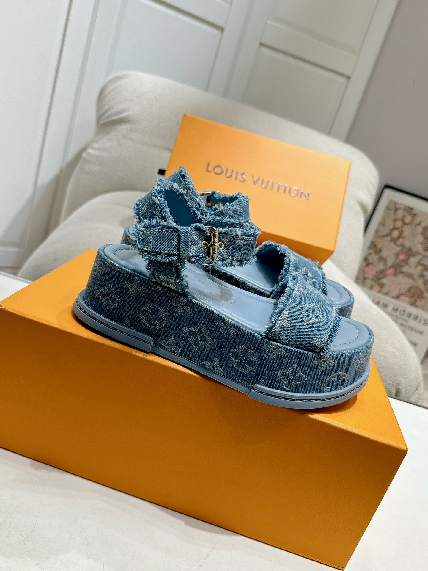 LuxluxHouse Best Quality Women Shoes Louis Vuitton