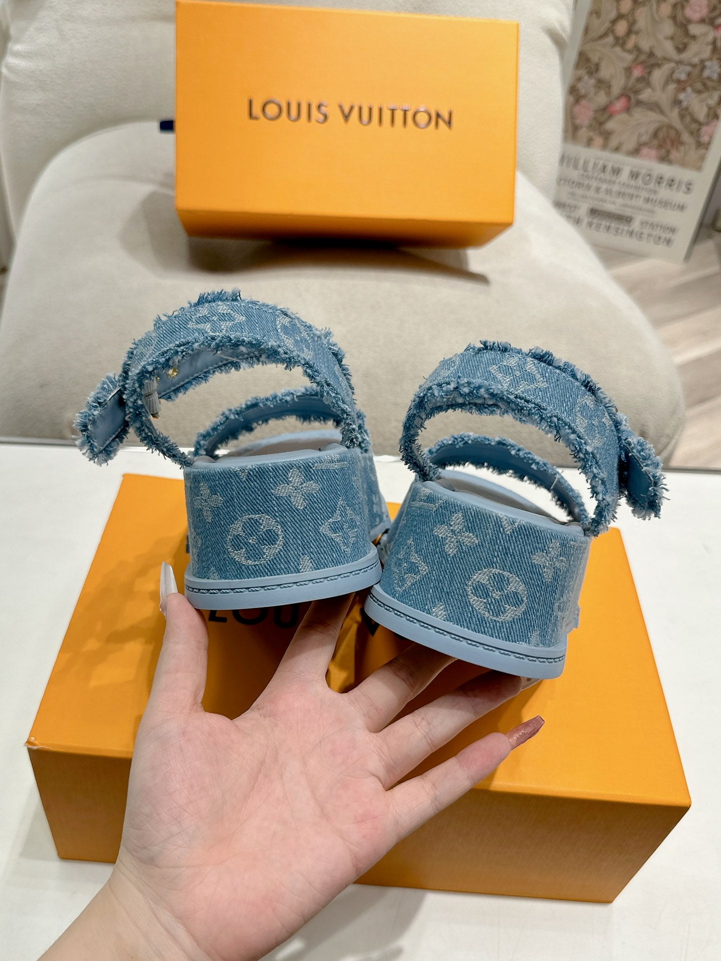 LuxluxHouse Best Quality Women Shoes Louis Vuitton