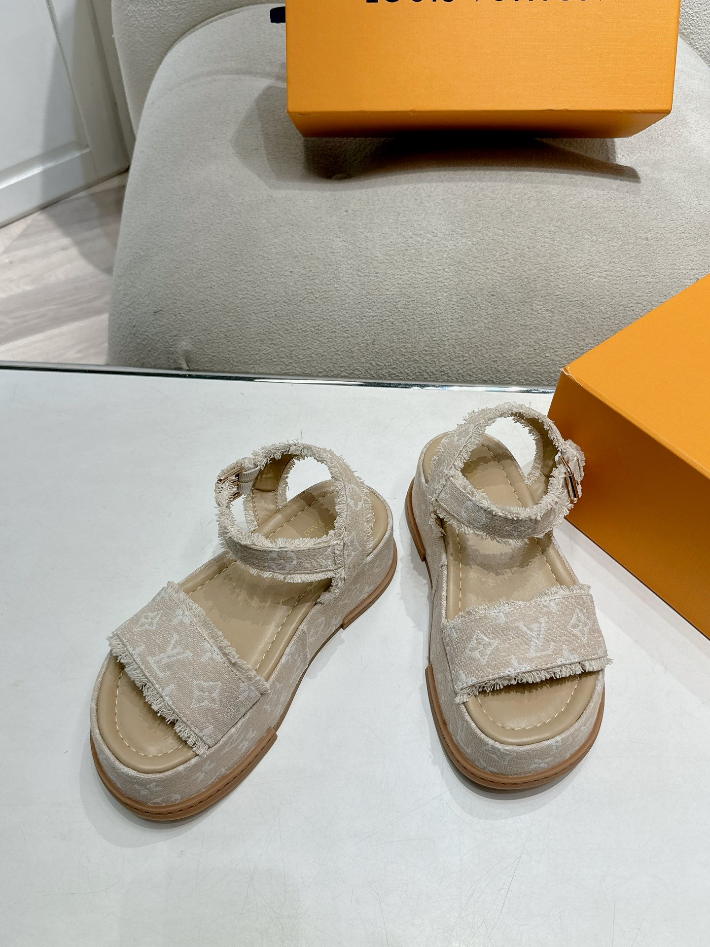 LuxluxHouse Best Quality Women Shoes Louis Vuitton