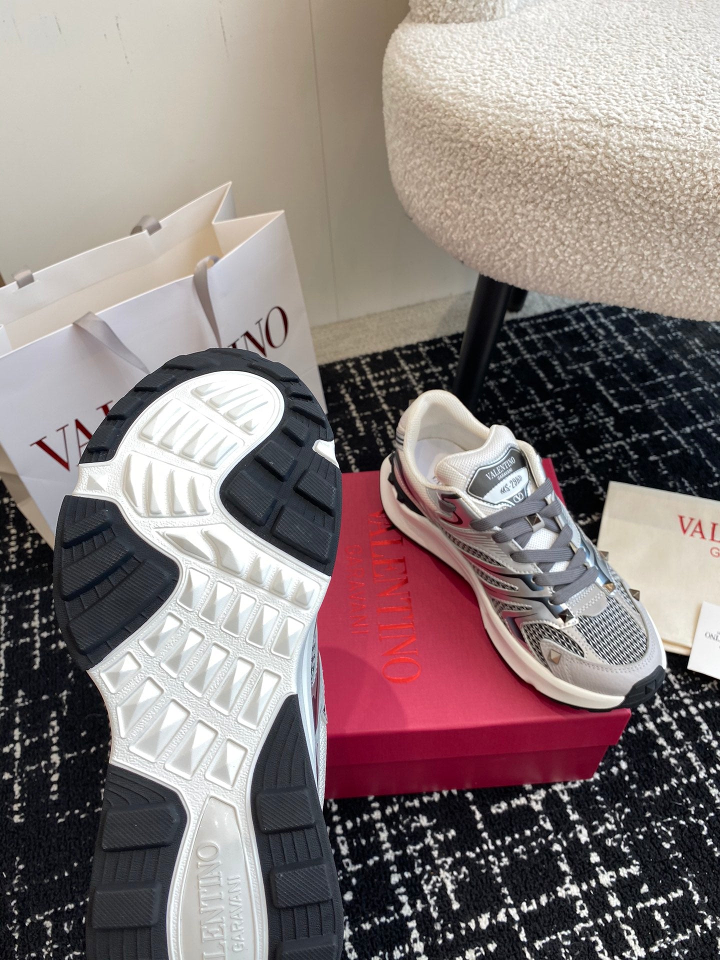 LuxluxHouse Best Quality Shoes Valentino