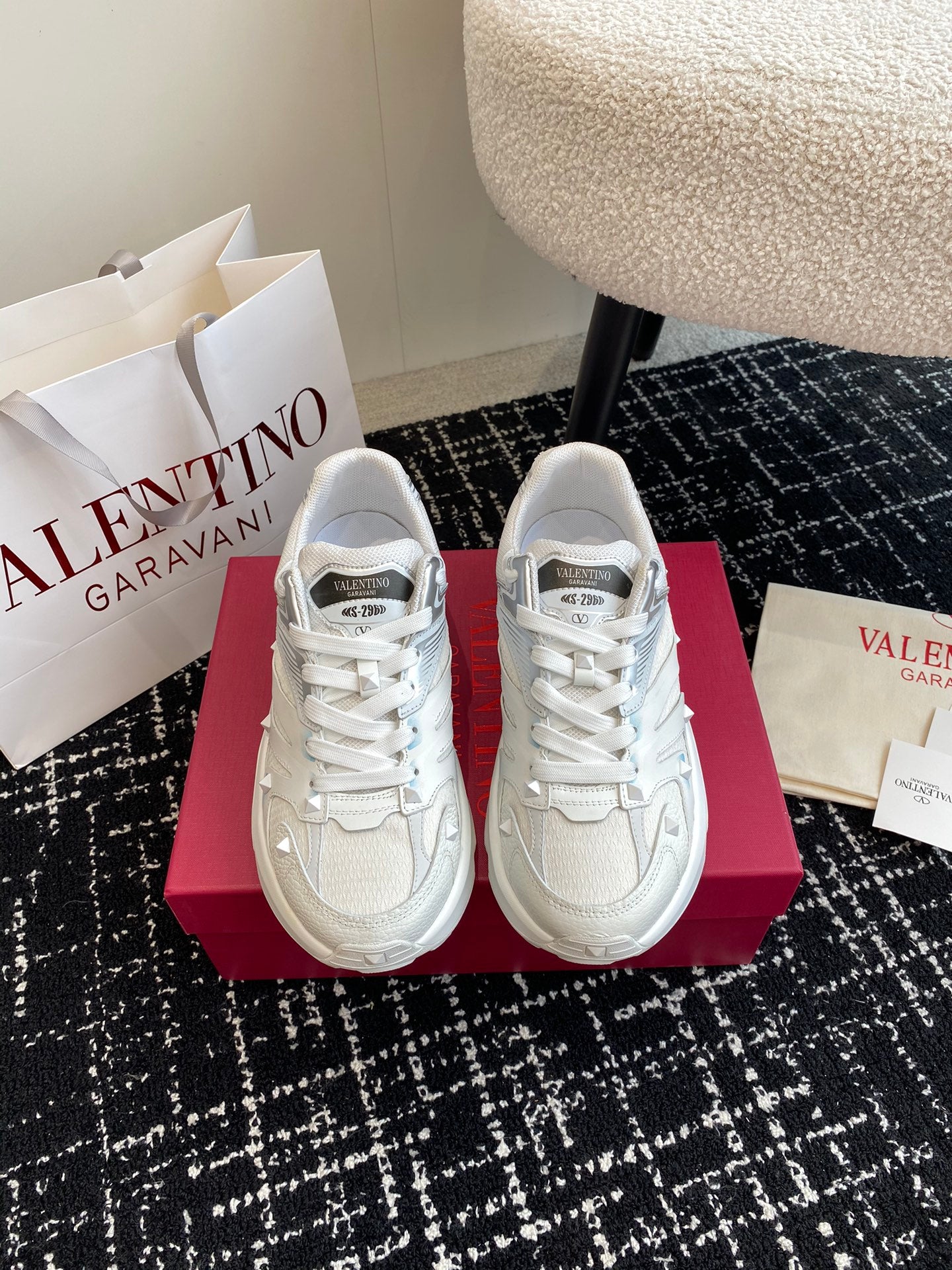 LuxluxHouse Best Quality Shoes Valentino