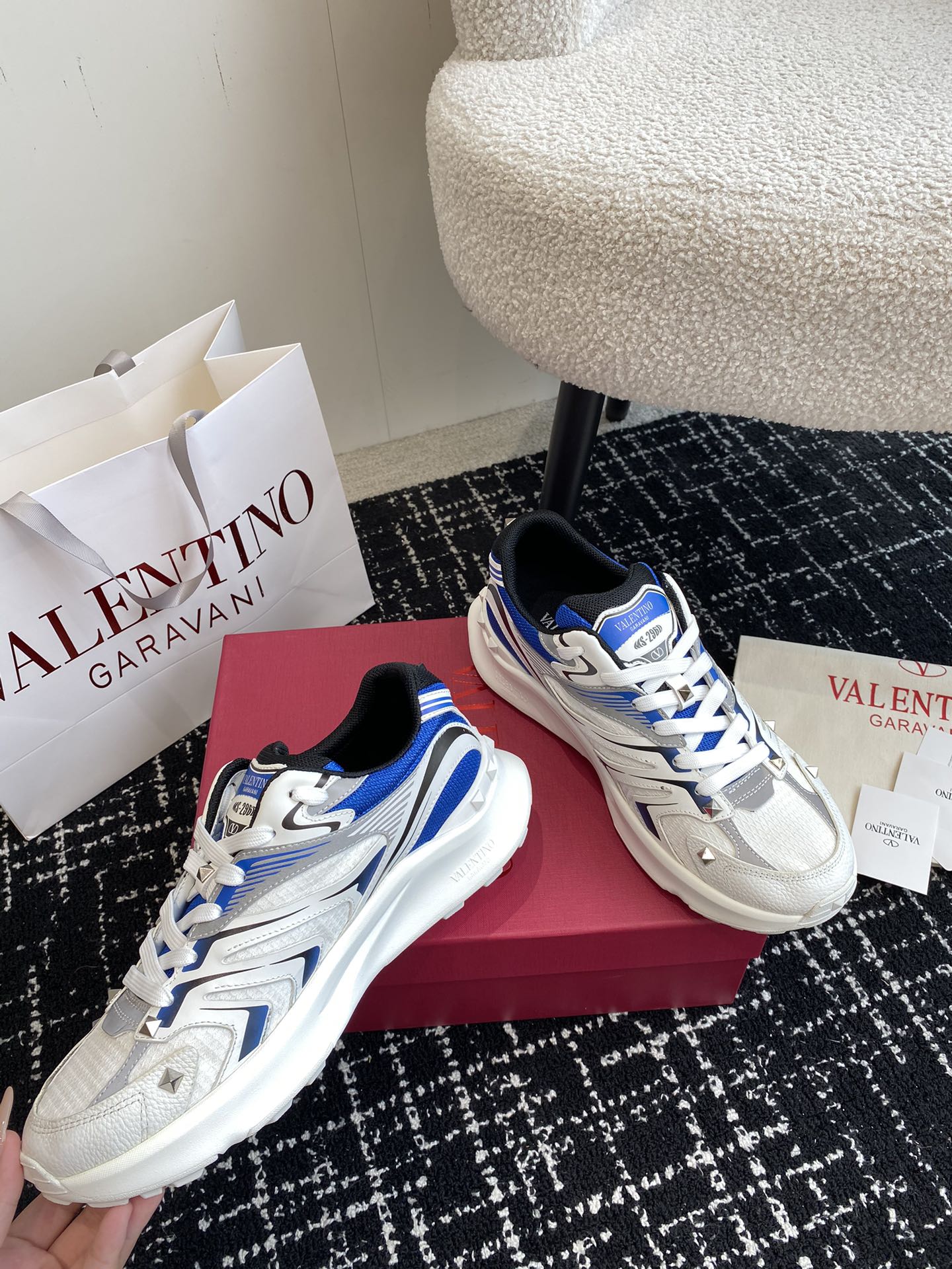 LuxluxHouse Best Quality Shoes Valentino