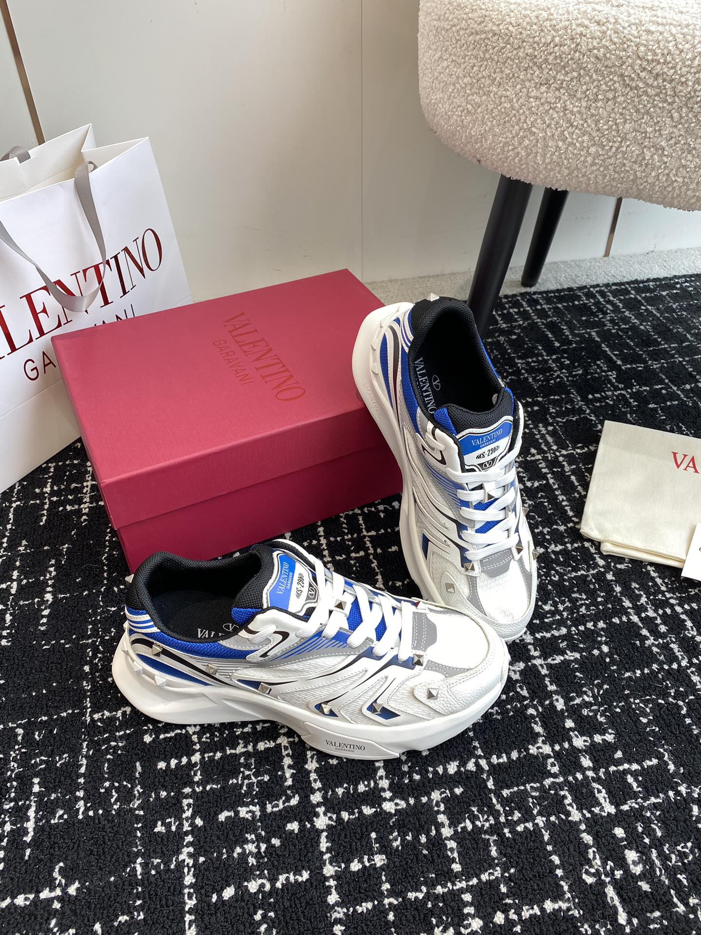 LuxluxHouse Best Quality Shoes Valentino