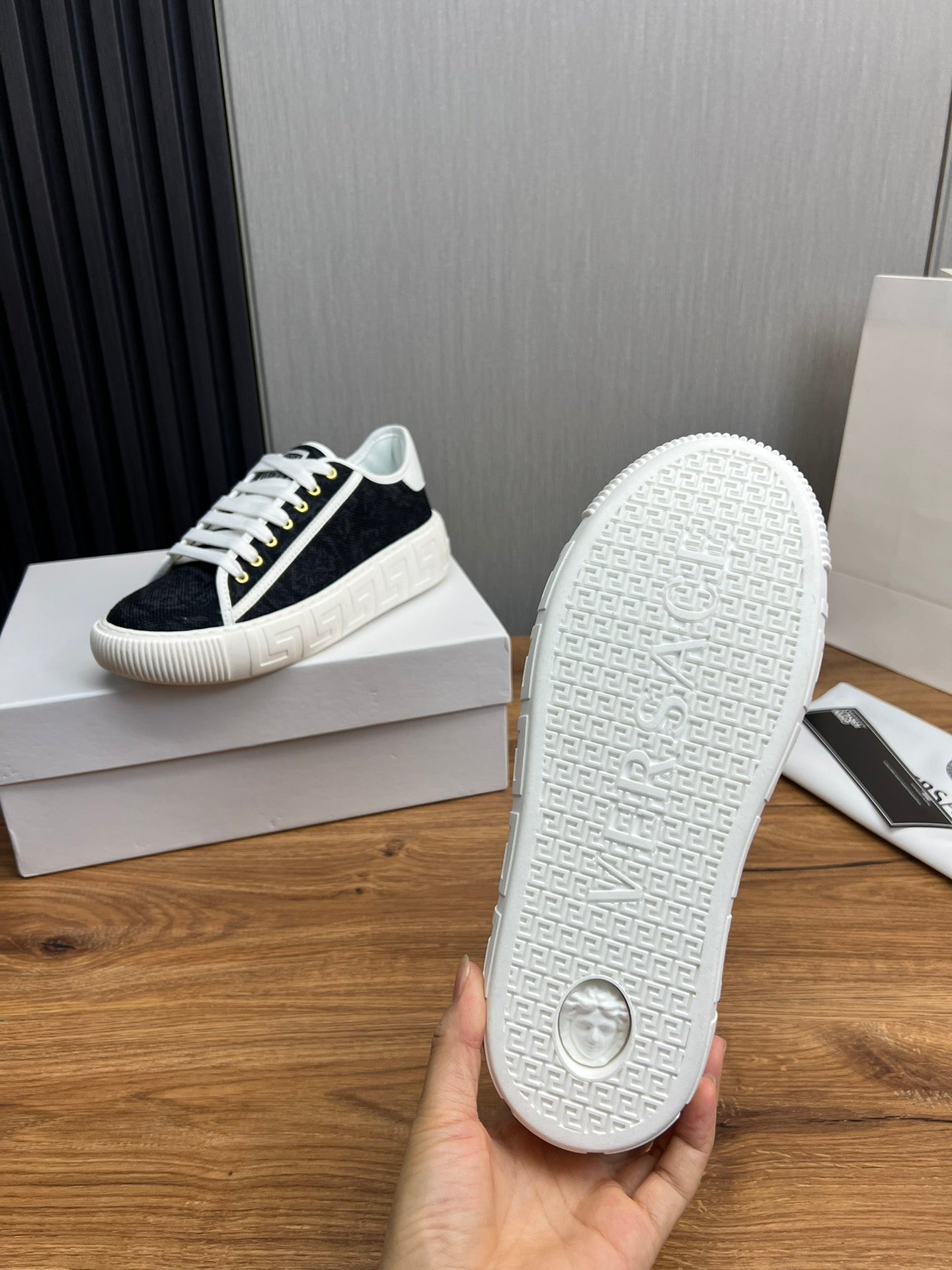 LuxluxHouse Best Quality Shoes Versace