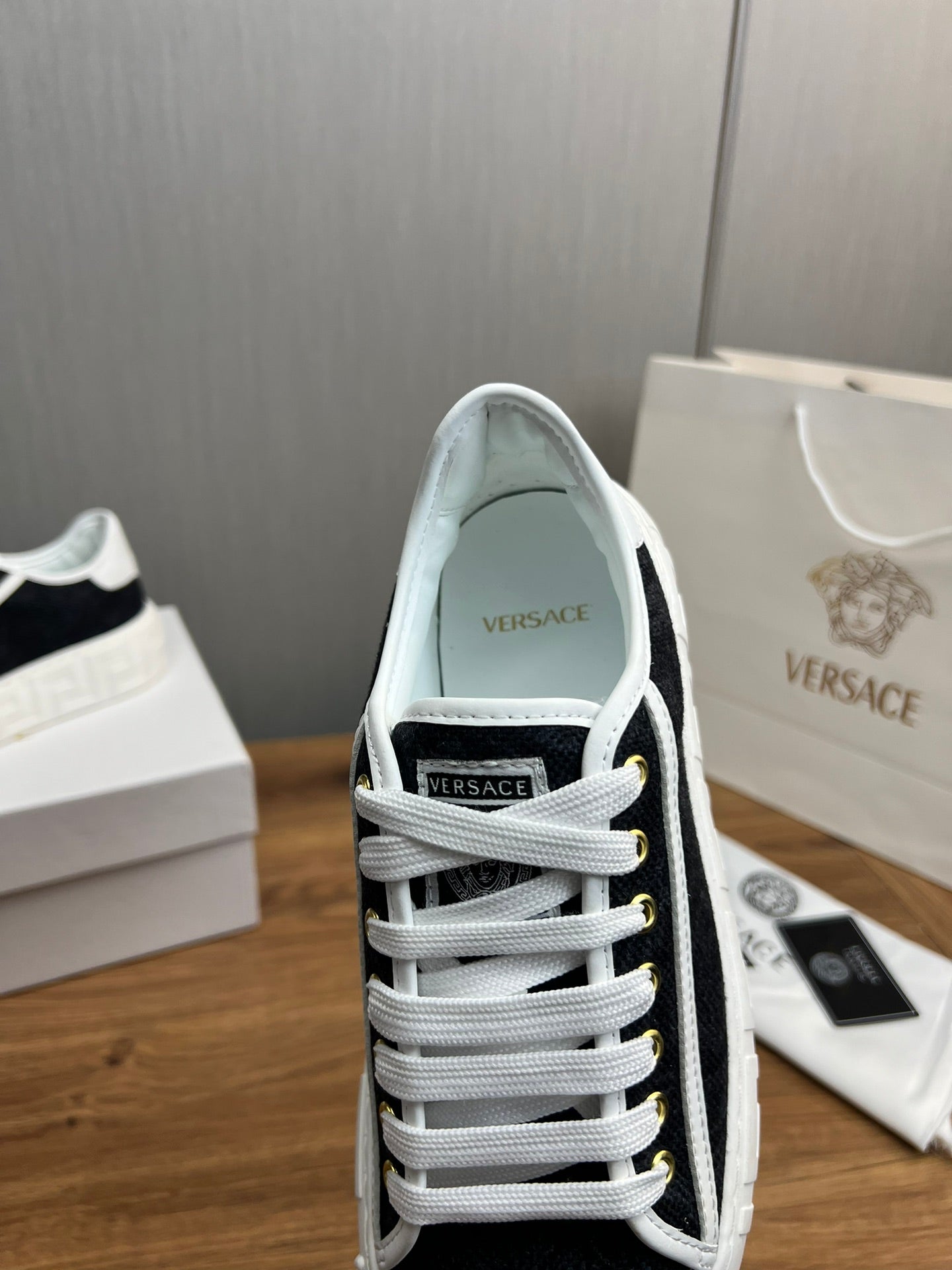 LuxluxHouse Best Quality Shoes Versace