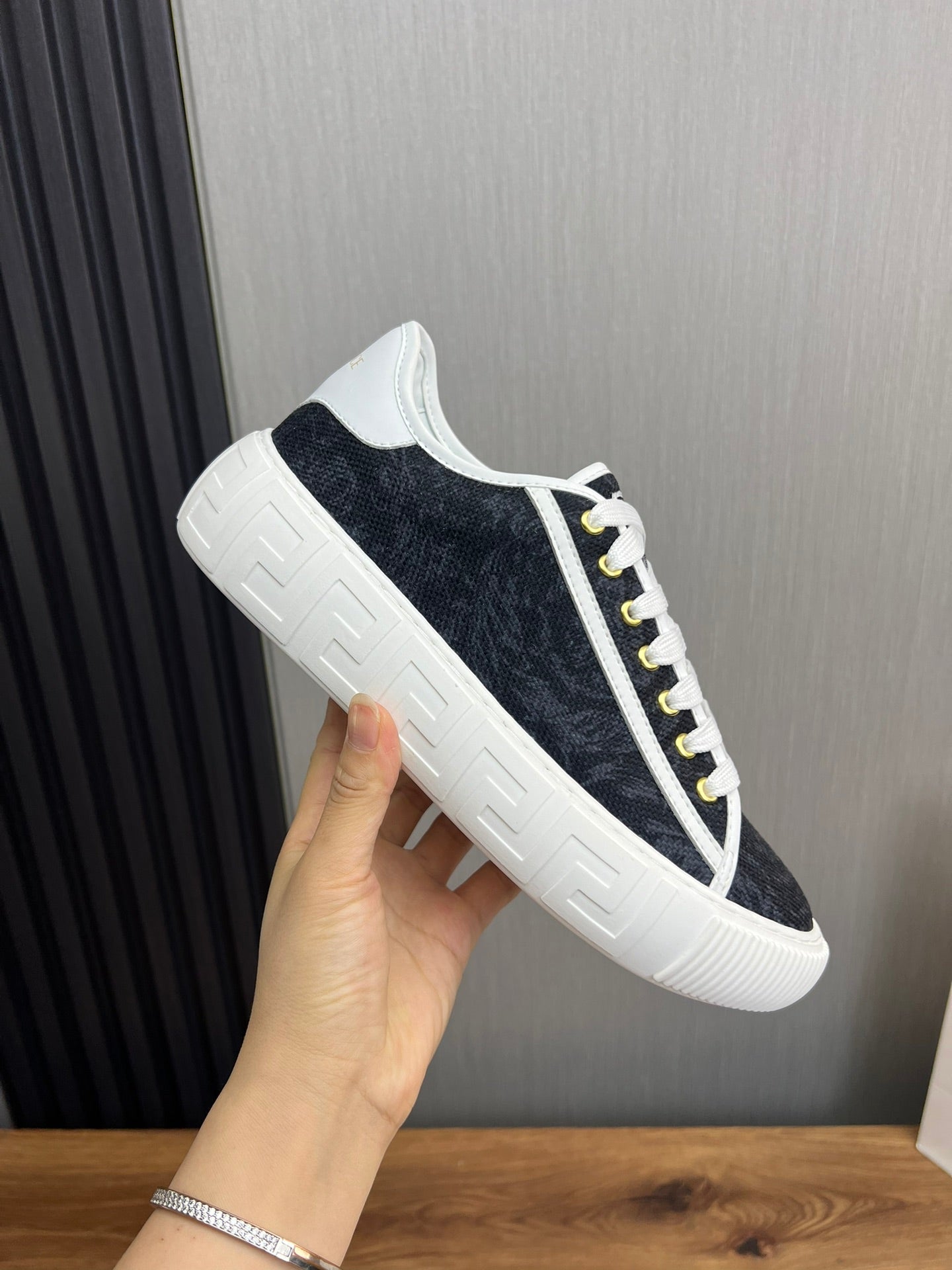 LuxluxHouse Best Quality Shoes Versace