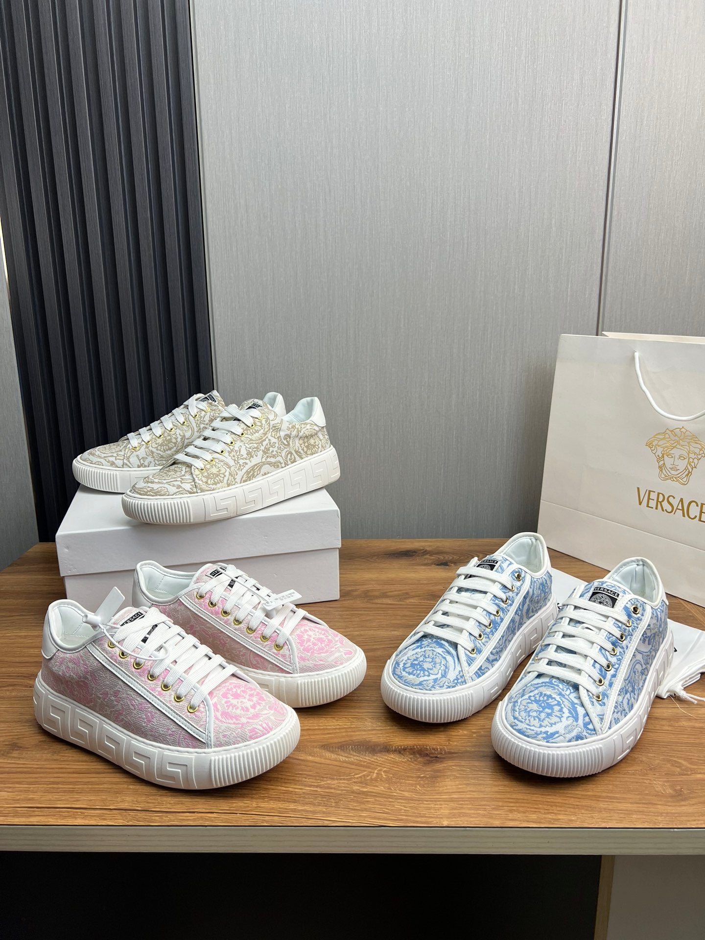 LuxluxHouse Best Quality Shoes Versace