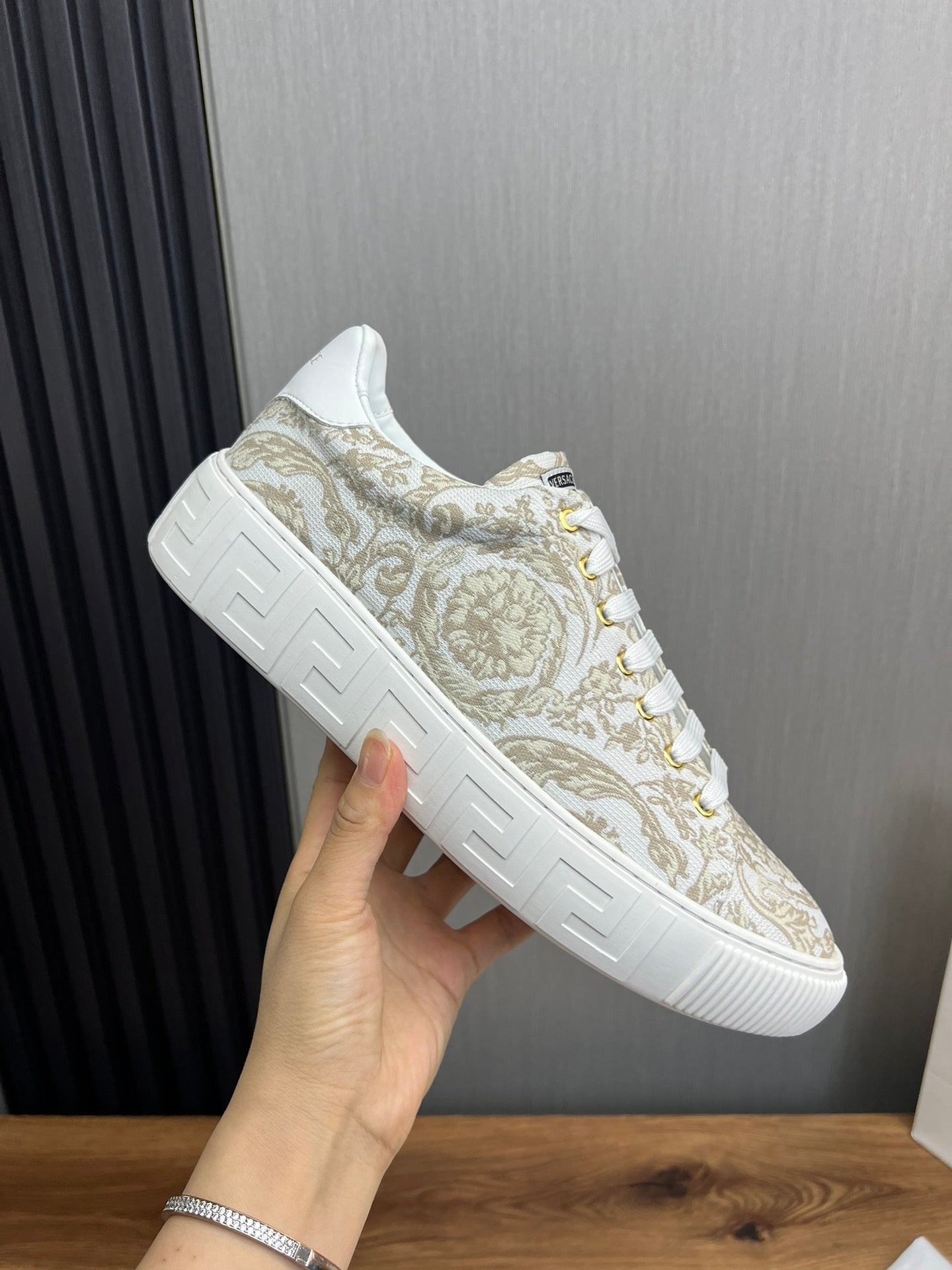 LuxluxHouse Best Quality Shoes Versace