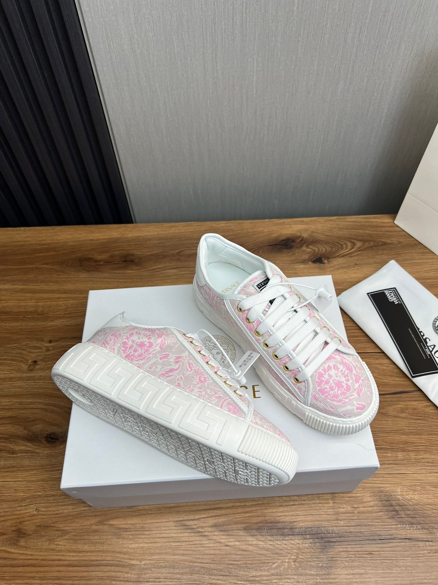 LuxluxHouse Best Quality Shoes Versace