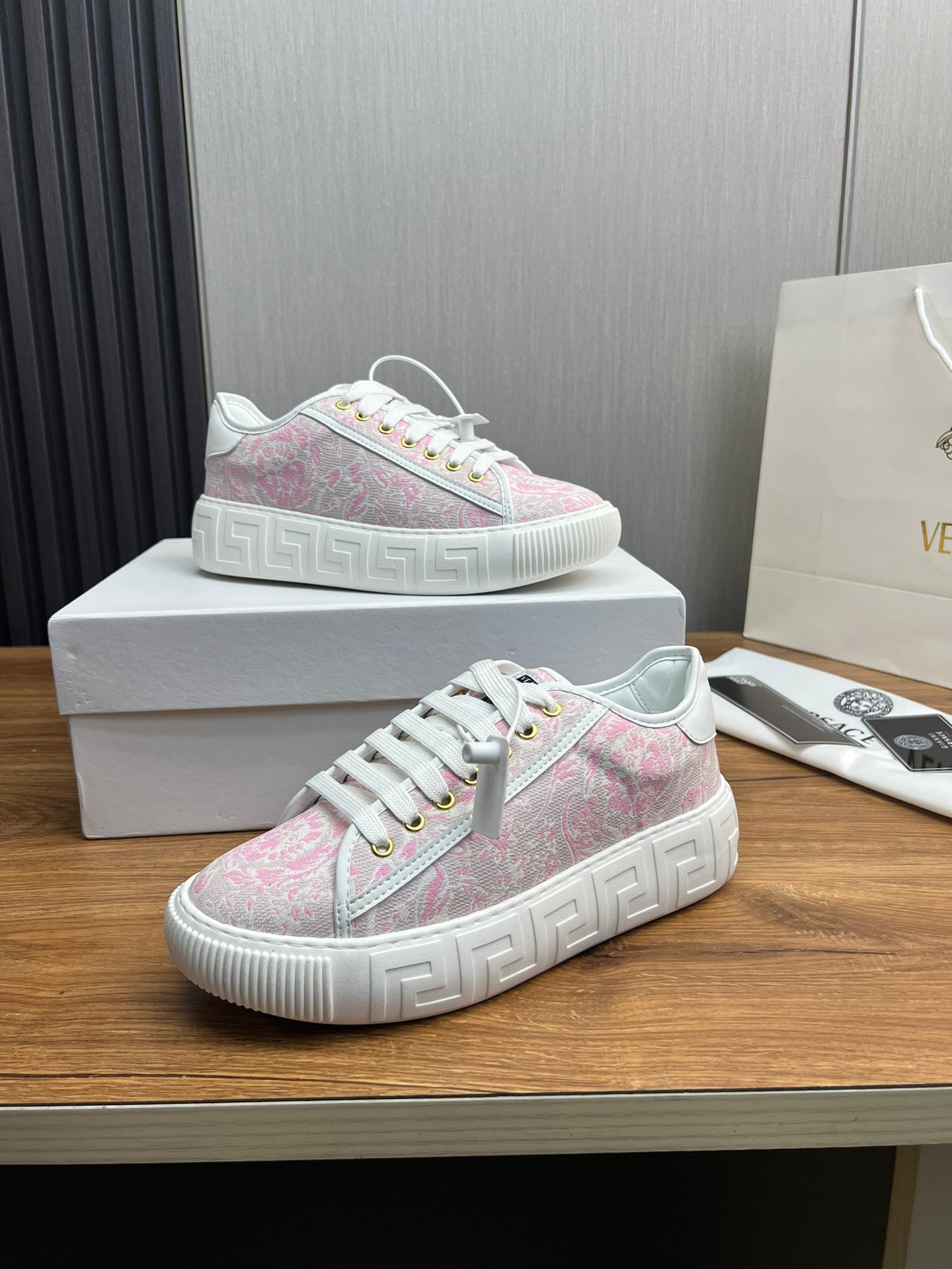 LuxluxHouse Best Quality Shoes Versace