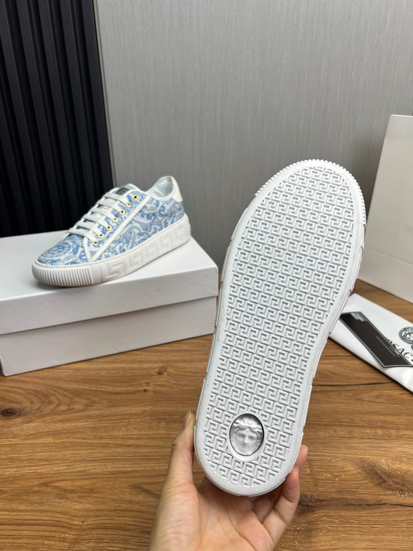 LuxluxHouse Best Quality Shoes Versace