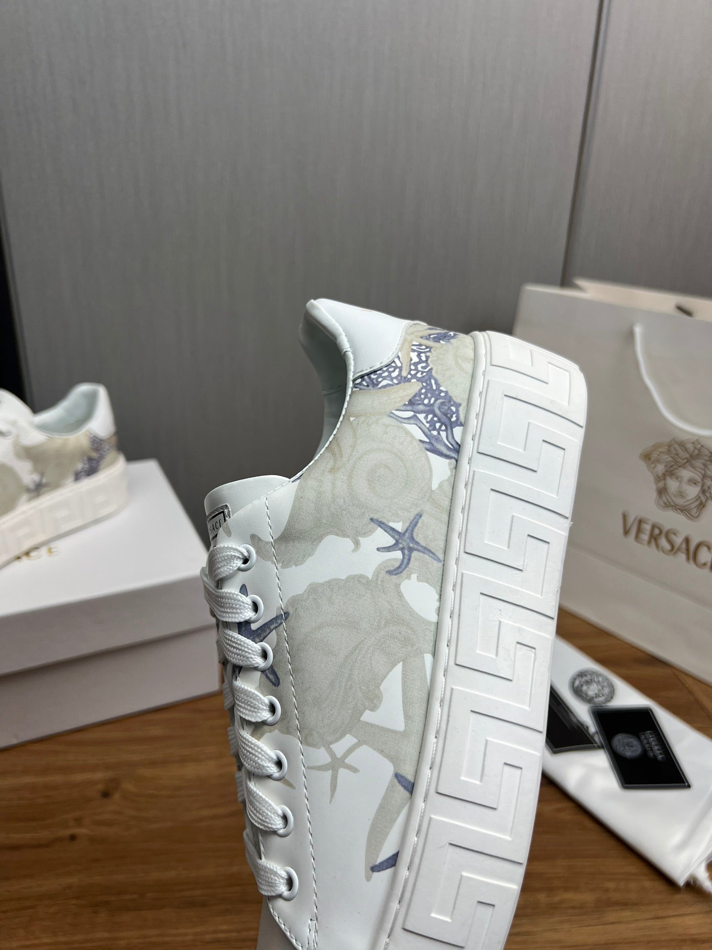 LuxluxHouse Best Quality Shoes Versace