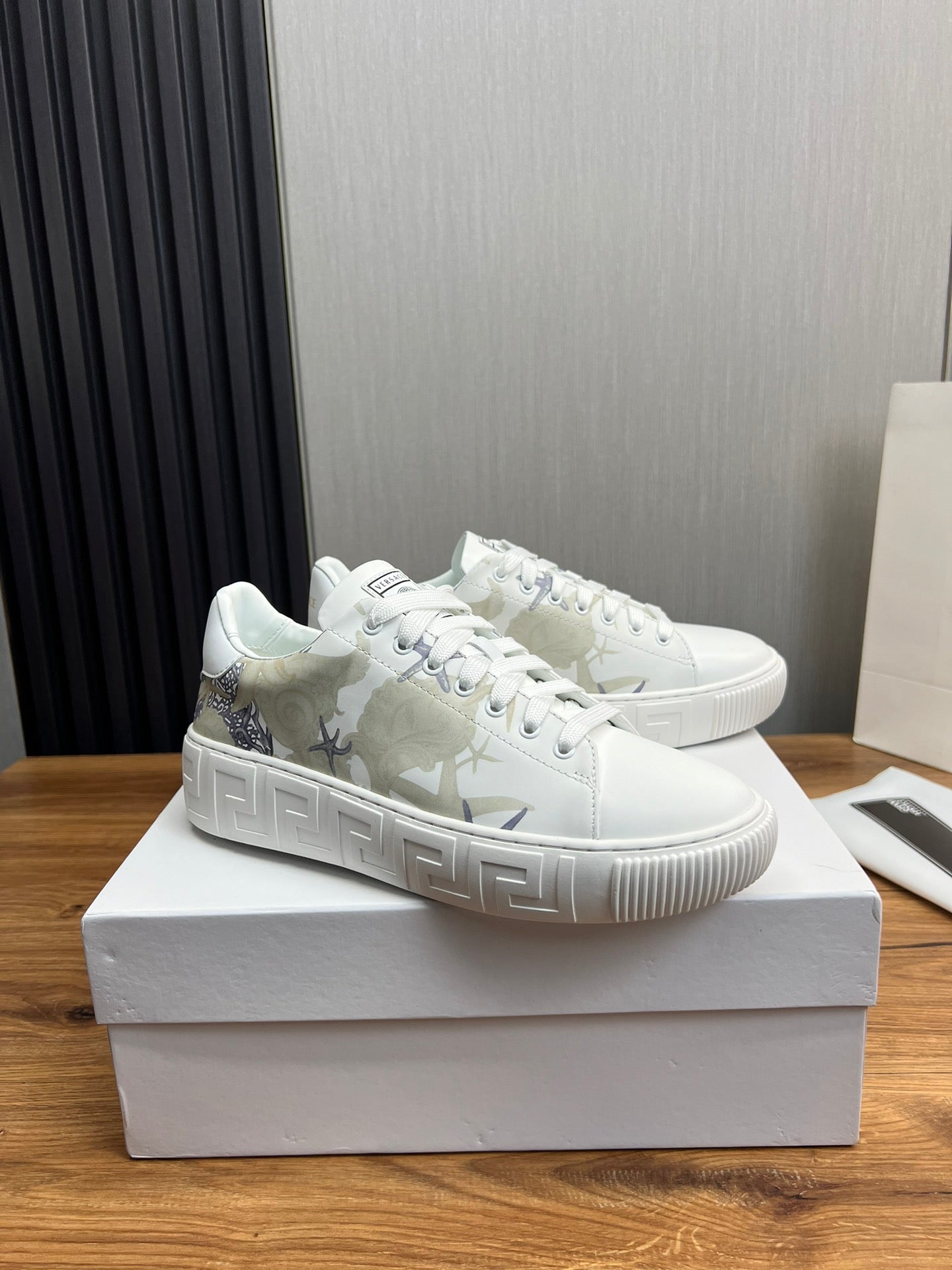 LuxluxHouse Best Quality Shoes Versace