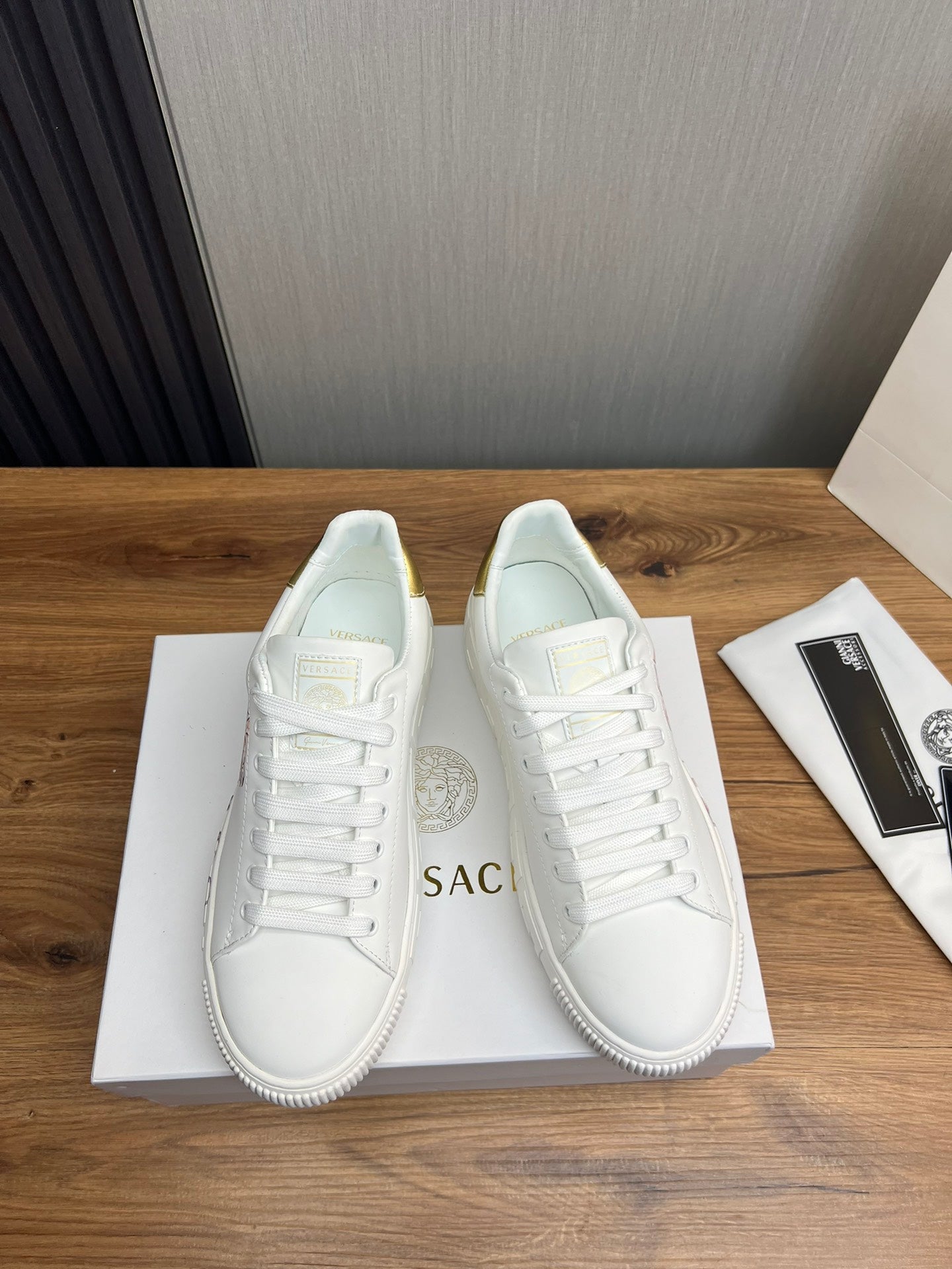 LuxluxHouse Best Quality Shoes Versace